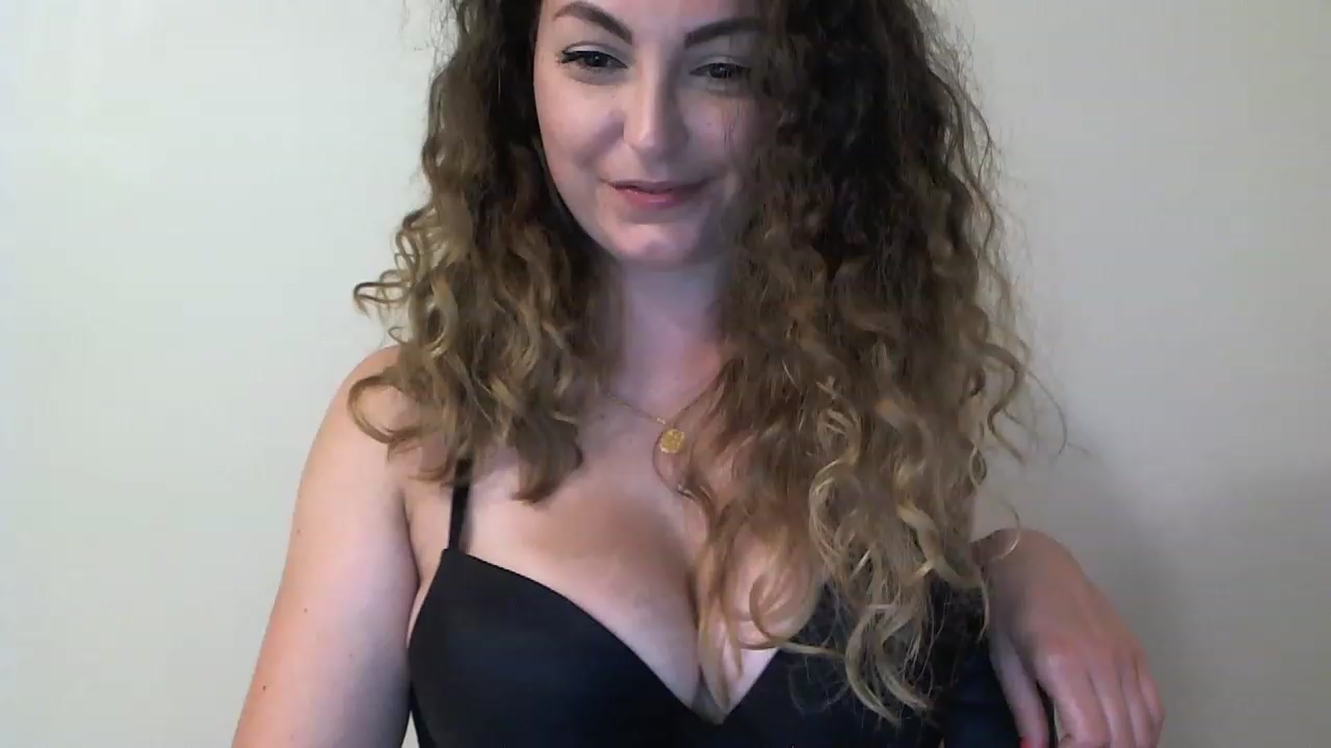 Gallery image thumbnail from Deeleecious94's myfreecams stream on, 06/28/2023, 21:56 image 4 of 20