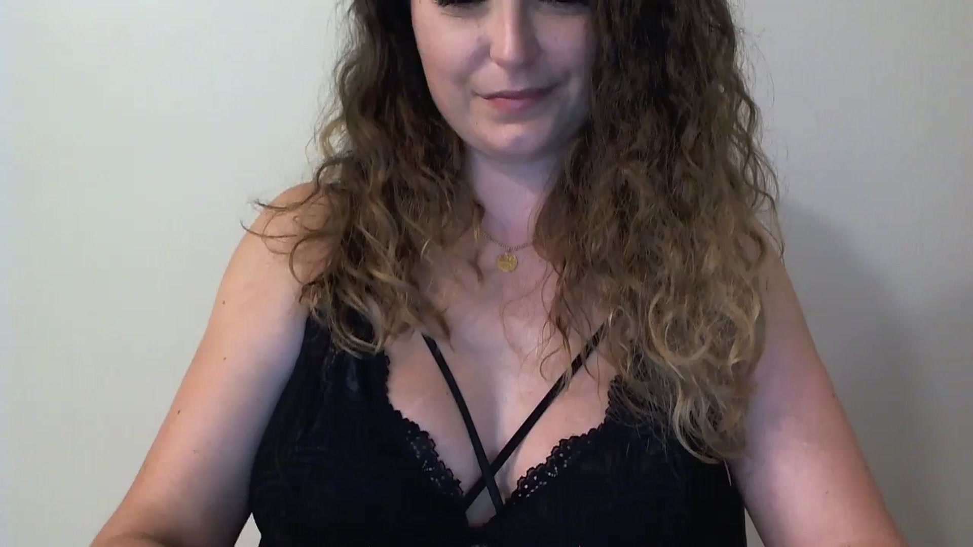 Gallery image thumbnail from Deeleecious94's myfreecams stream on, 07/04/2023, 20:47 image 7 of 20