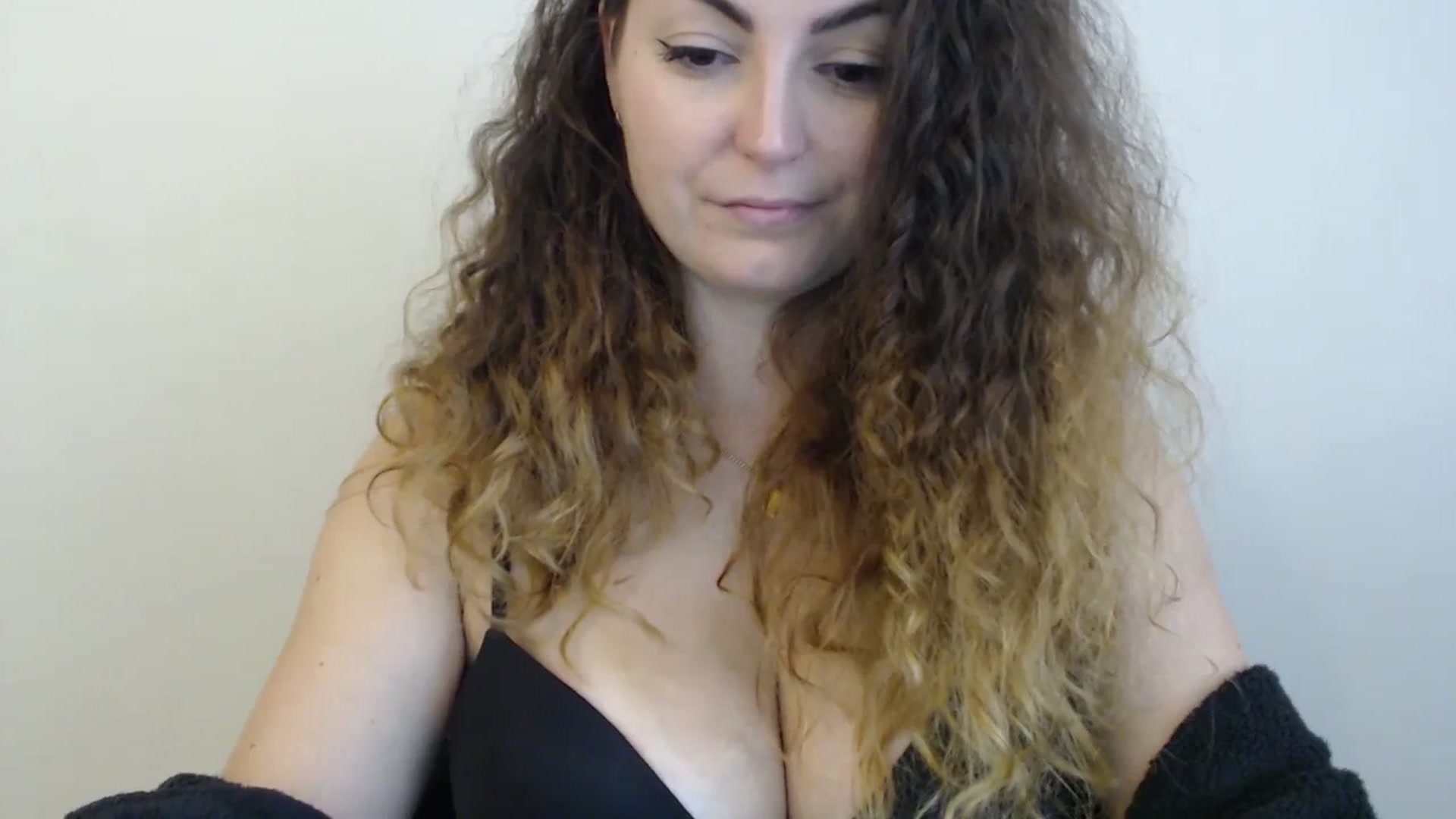 Gallery image thumbnail from Deeleecious94's myfreecams stream on, 09/04/2023, 09:56 image 13 of 20