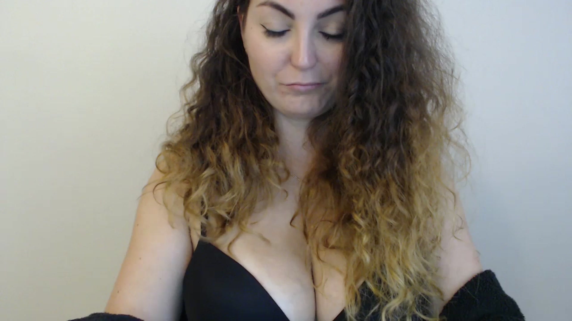 Gallery image thumbnail from Deeleecious94's myfreecams stream on, 09/04/2023, 09:56 image 14 of 20