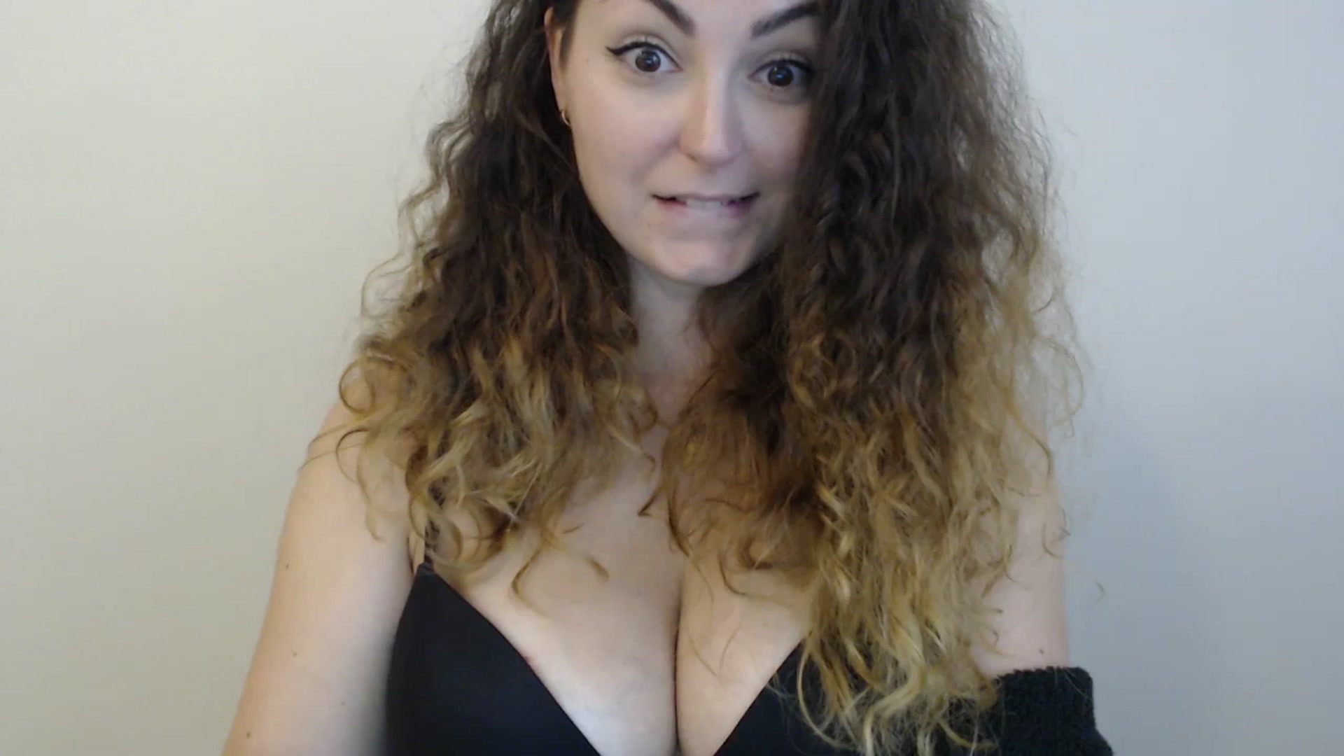 Gallery image thumbnail from Deeleecious94's myfreecams stream on, 09/04/2023, 09:56 image 11 of 20