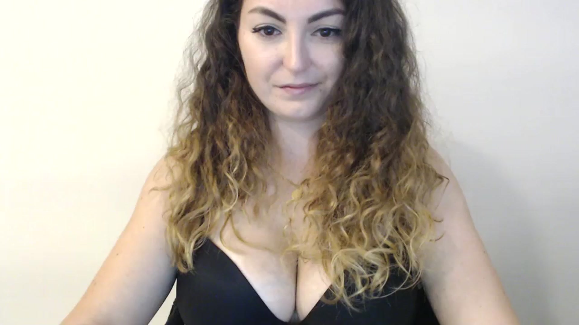 Gallery image thumbnail from Deeleecious94's myfreecams stream on, 09/18/2023, 09:00 image 5 of 20