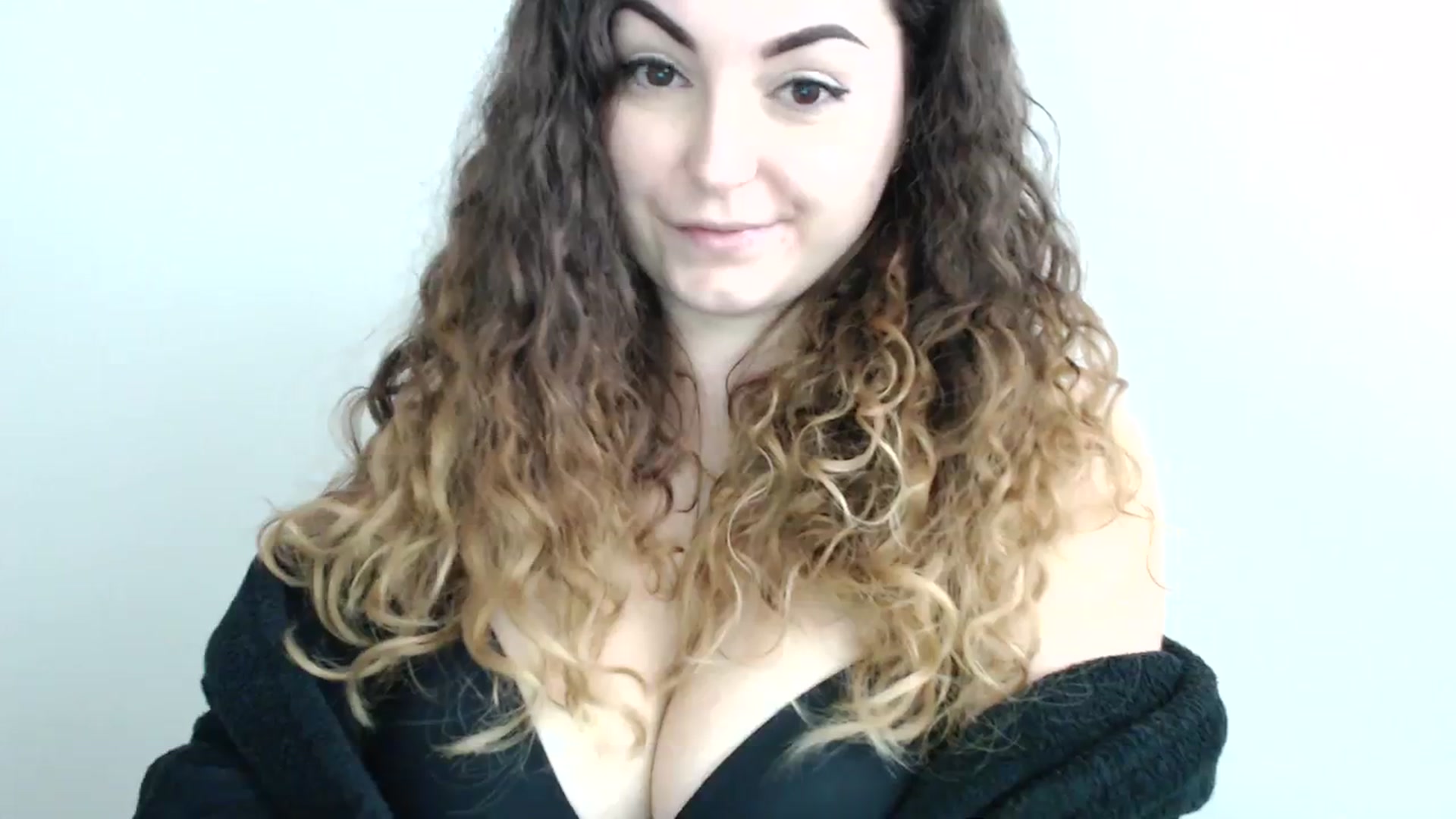 Gallery image thumbnail from Deeleecious94's myfreecams stream on, 10/23/2023, 08:50 image 15 of 20