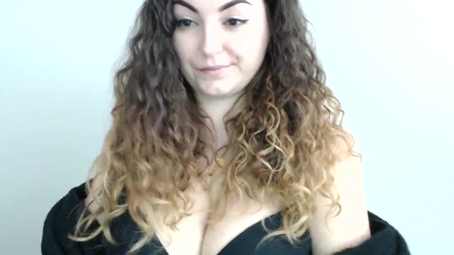 Gallery image thumbnail from Deeleecious94's myfreecams stream on, 10/23/2023, 08:50 image 18 of 20