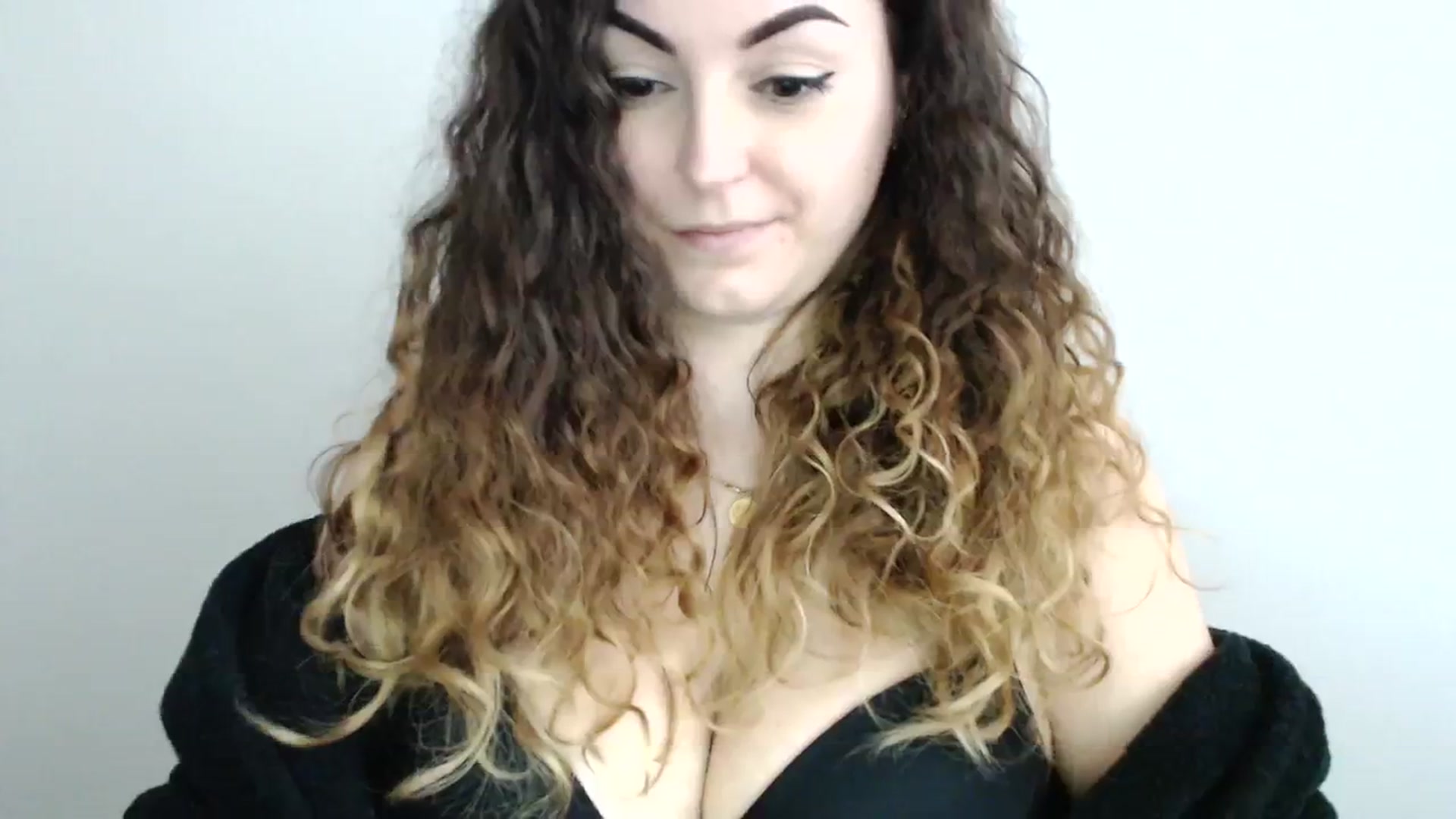 Gallery image thumbnail from Deeleecious94's myfreecams stream on, 10/23/2023, 08:50 image 12 of 20