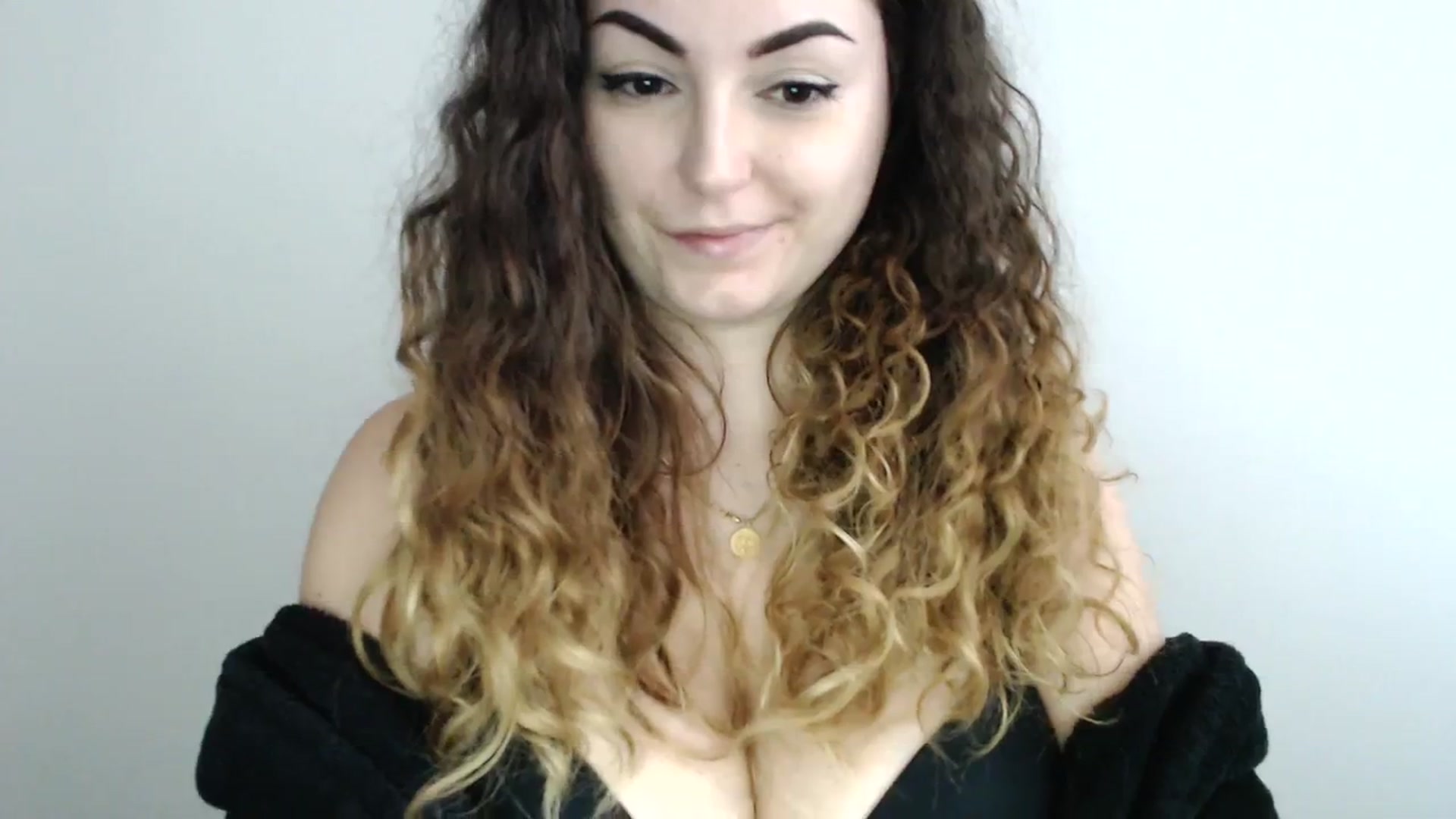 Gallery image thumbnail from Deeleecious94's myfreecams stream on, 10/23/2023, 08:50 image 3 of 20