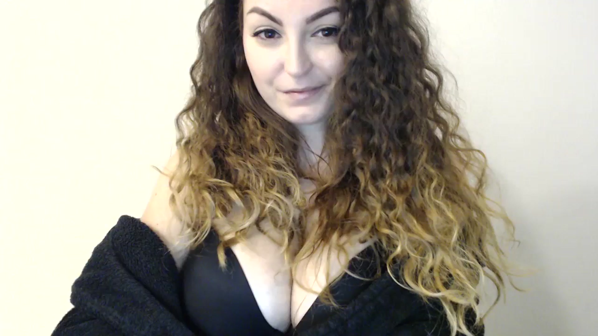 Gallery image thumbnail from Deeleecious94's myfreecams stream on, 10/31/2023, 08:56 image 14 of 20