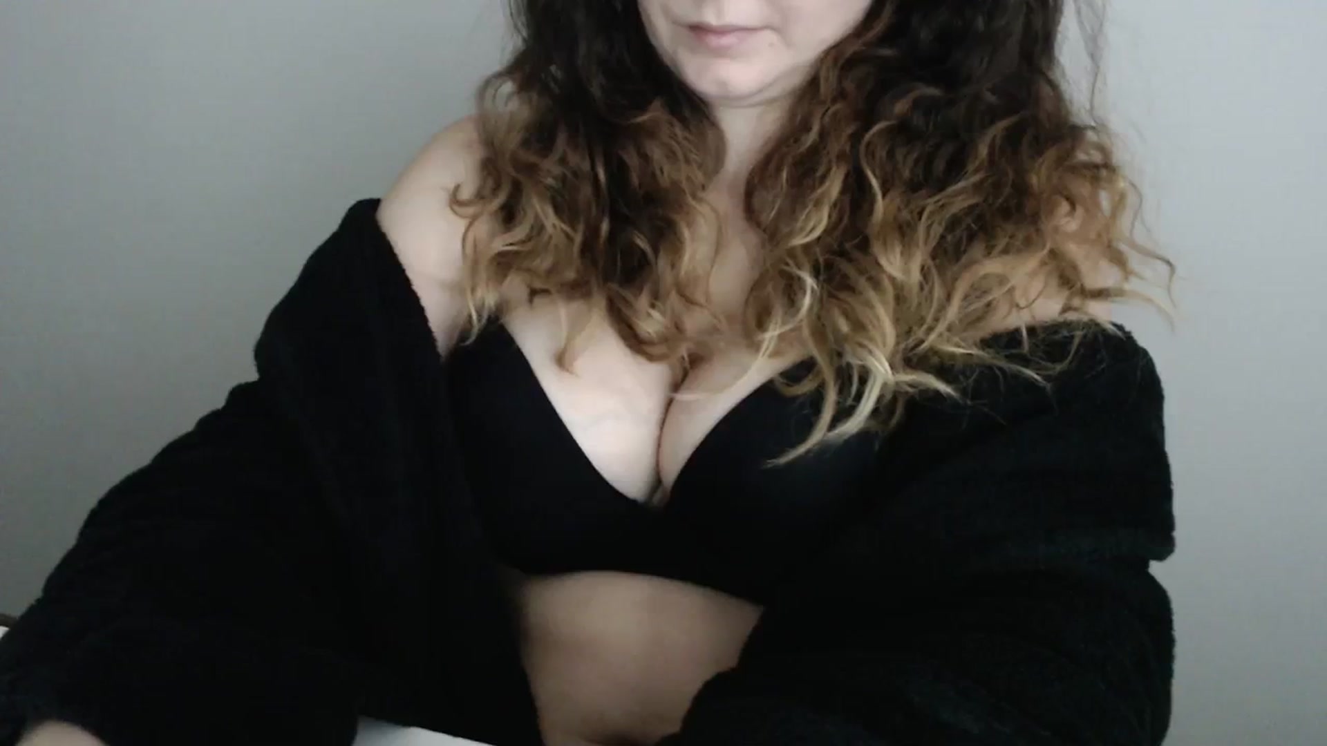 Gallery image thumbnail from Deeleecious94's myfreecams stream on, 11/02/2023, 09:48 image 14 of 20