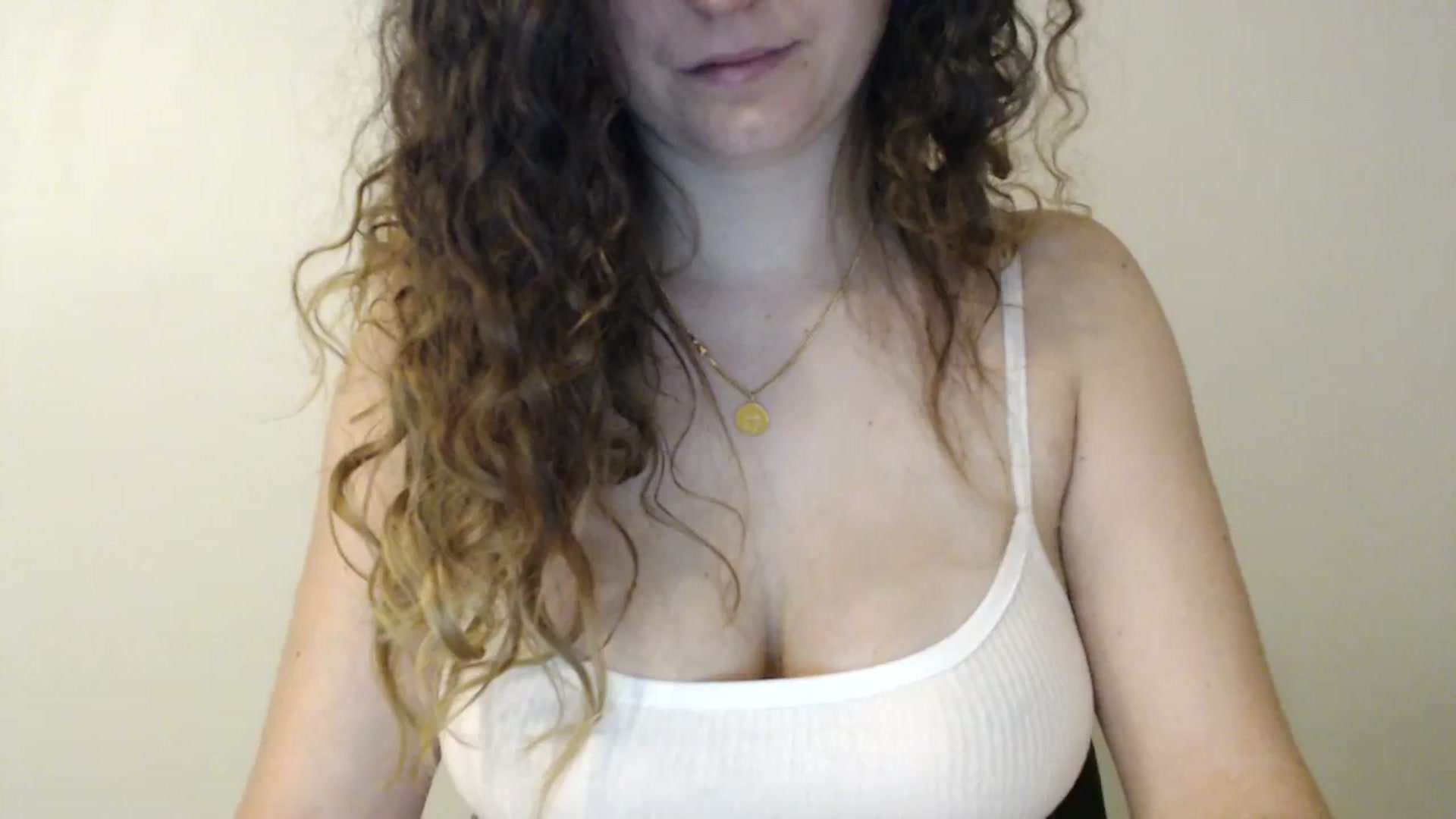 Gallery image thumbnail from Deeleecious94's myfreecams stream on, 11/03/2023, 07:14 image 8 of 20