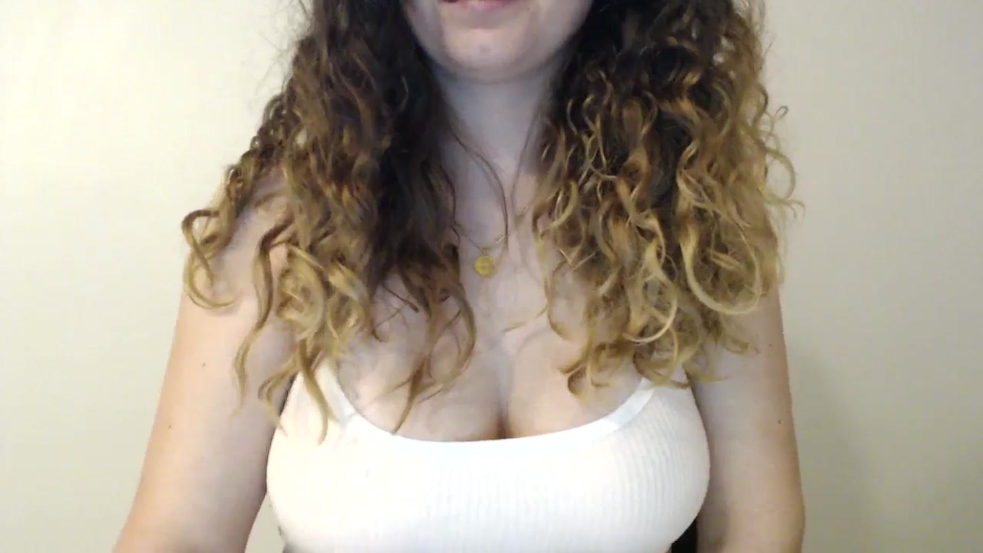 Gallery image thumbnail from Deeleecious94's myfreecams stream on, 11/03/2023, 07:14 image 12 of 20