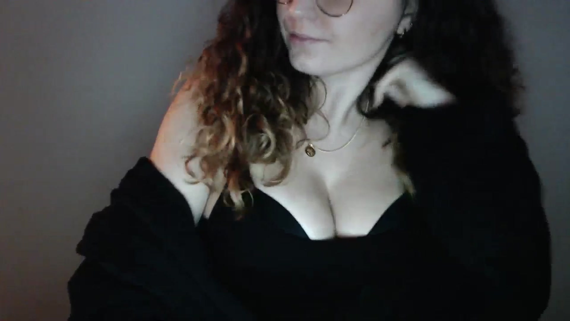 Gallery image thumbnail from Deeleecious94's myfreecams stream on, 11/14/2023, 08:03 image 2 of 20