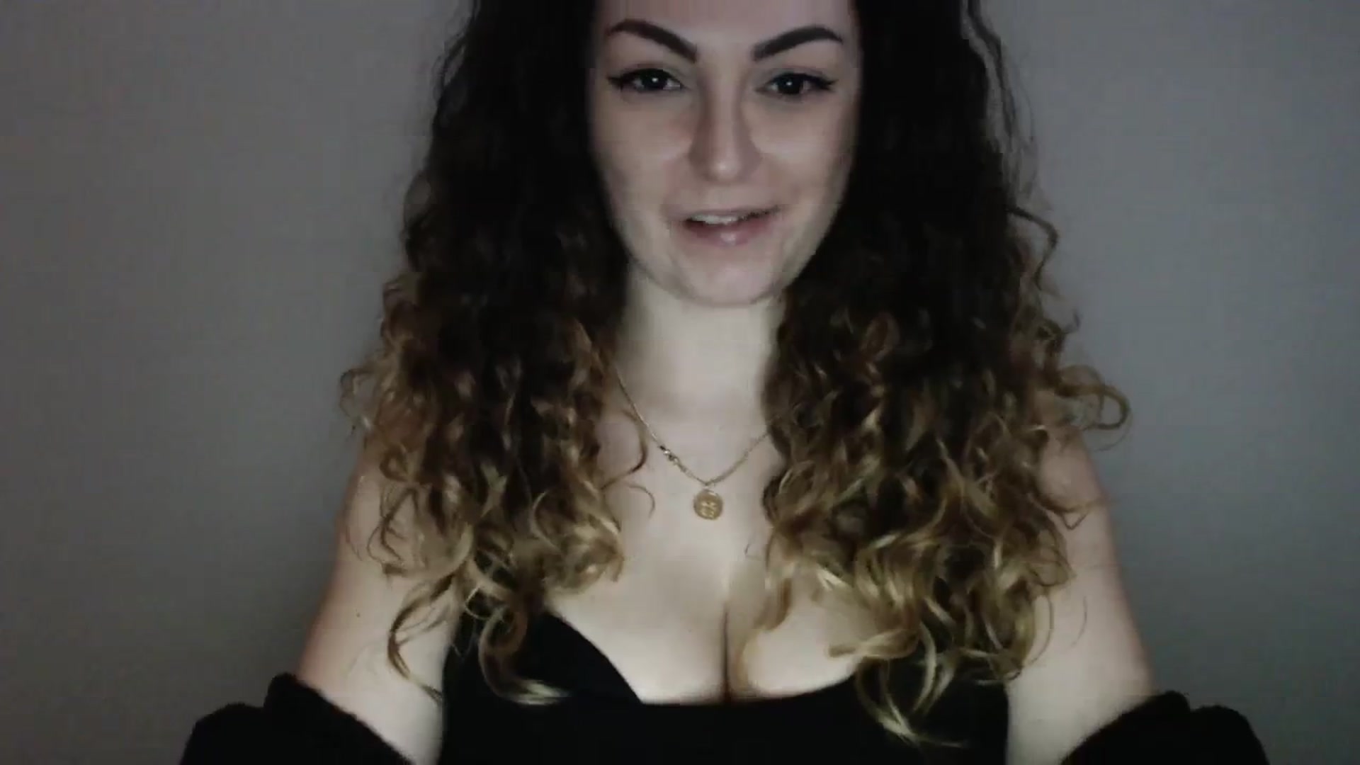 Gallery image thumbnail from Deeleecious94's myfreecams stream on, 11/14/2023, 08:41 image 17 of 20
