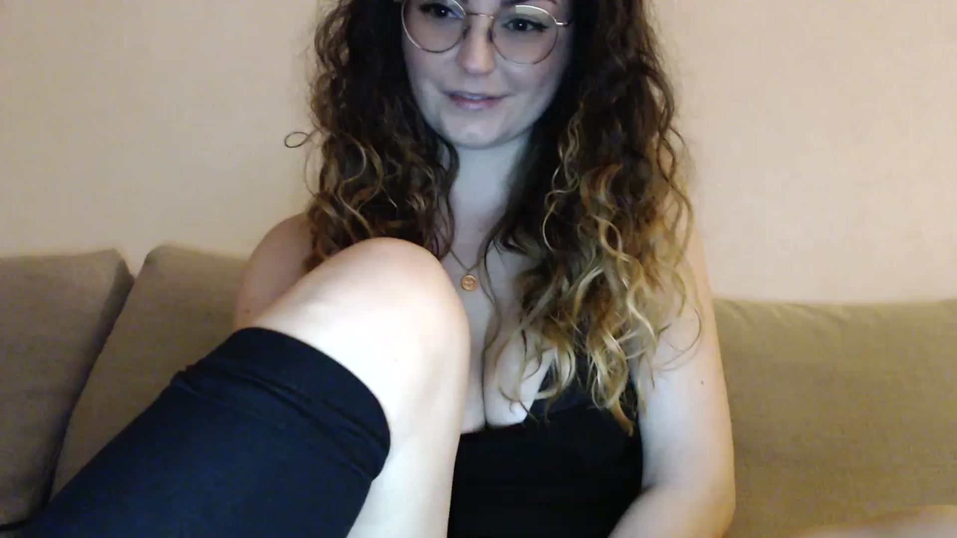 Gallery image thumbnail from Deeleecious94's myfreecams stream on, 11/17/2023, 07:07 image 13 of 20