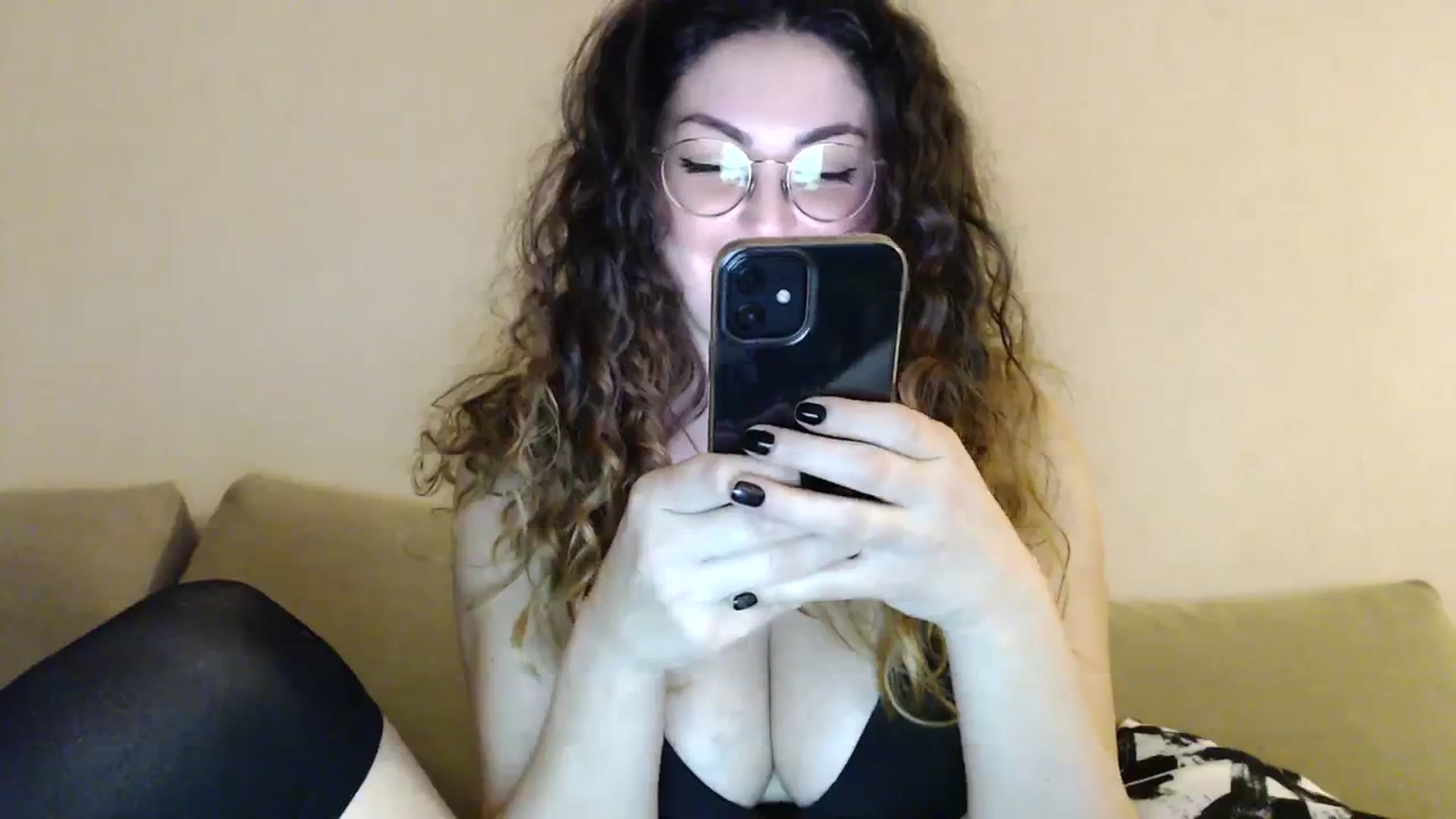 Gallery image thumbnail from Deeleecious94's myfreecams stream on, 11/17/2023, 09:21 image 16 of 20