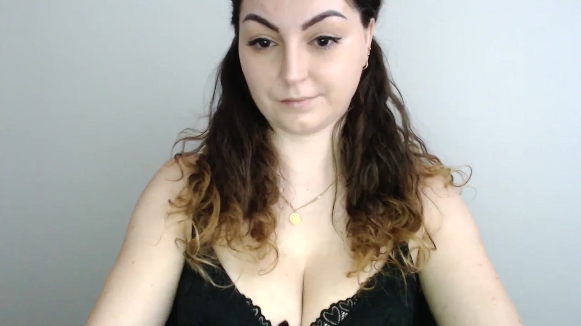 Gallery image thumbnail from Deeleecious94's myfreecams stream on, 11/28/2023, 09:40 image 6 of 20
