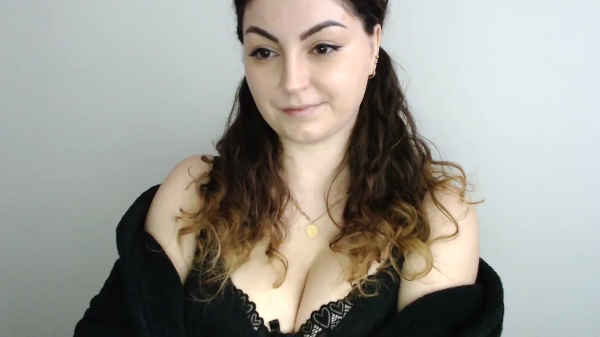 Gallery image thumbnail from Deeleecious94's myfreecams stream on, 11/28/2023, 09:40 image 18 of 20