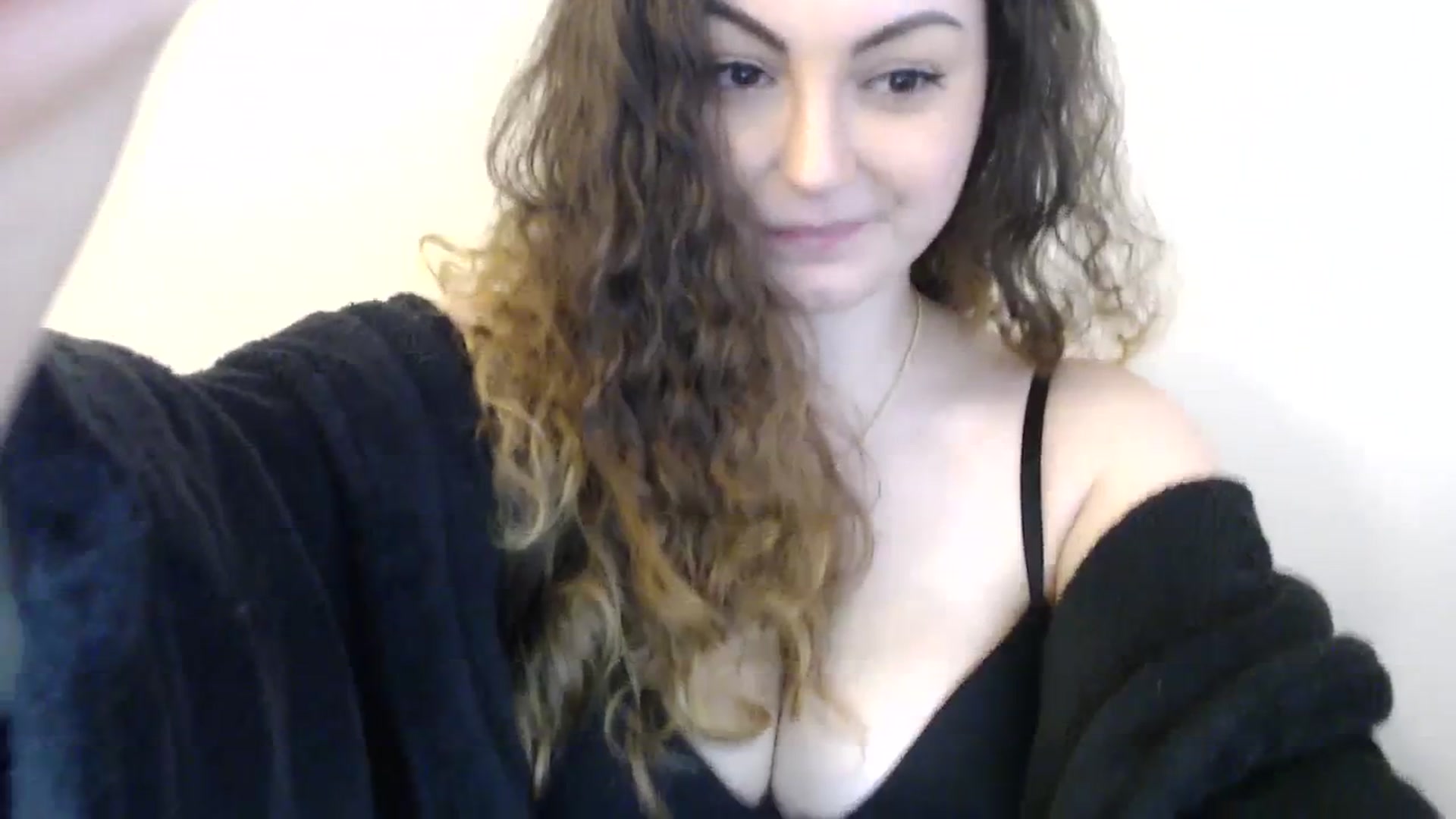 Gallery image thumbnail from Deeleecious94's myfreecams stream on, 12/07/2023, 10:17 image 4 of 20