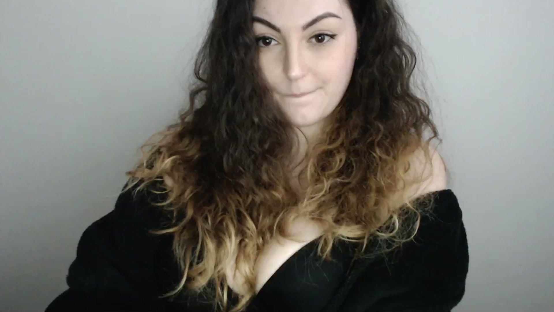 Gallery image thumbnail from Deeleecious94's myfreecams stream on, 12/07/2023, 11:47 image 7 of 20
