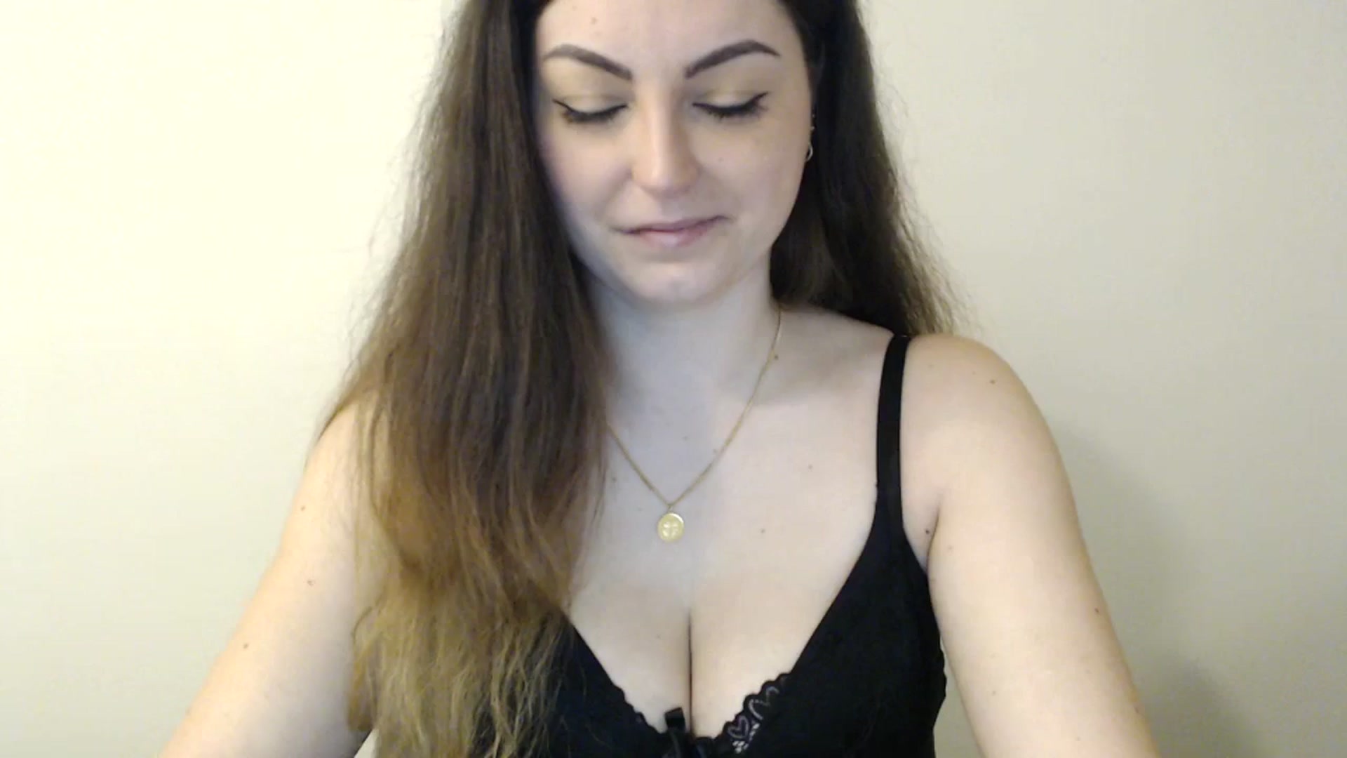 Gallery image thumbnail from Deeleecious94's myfreecams stream on, 12/08/2023, 08:01 image 14 of 20