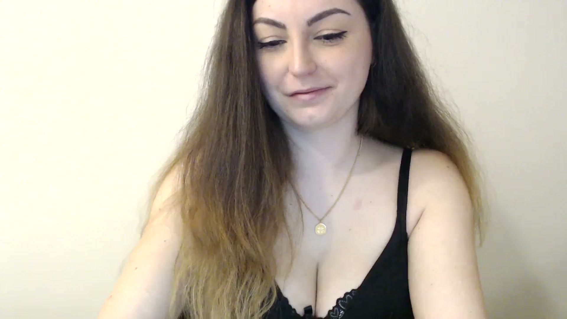 Gallery image thumbnail from Deeleecious94's myfreecams stream on, 12/08/2023, 08:01 image 17 of 20