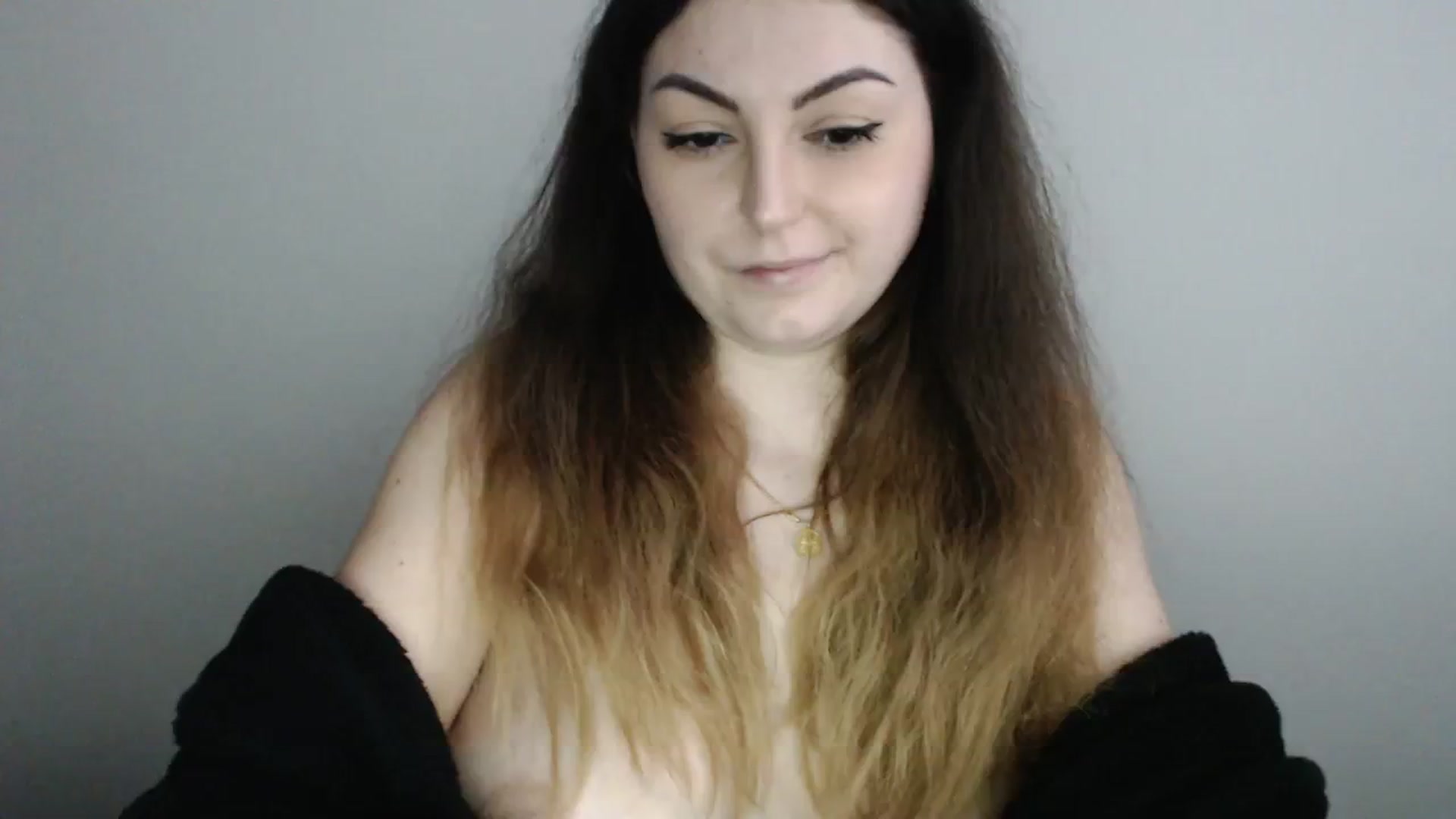 Gallery image thumbnail from Deeleecious94's myfreecams stream on, 12/08/2023, 11:02 image 1 of 20