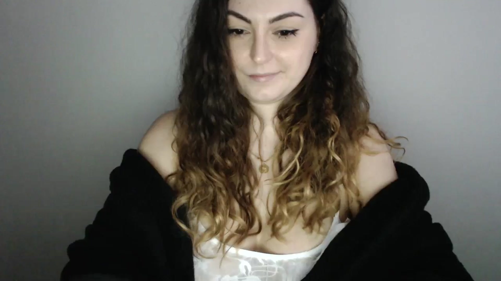 Gallery image thumbnail from Deeleecious94's myfreecams stream on, 12/10/2023, 13:26 image 8 of 20