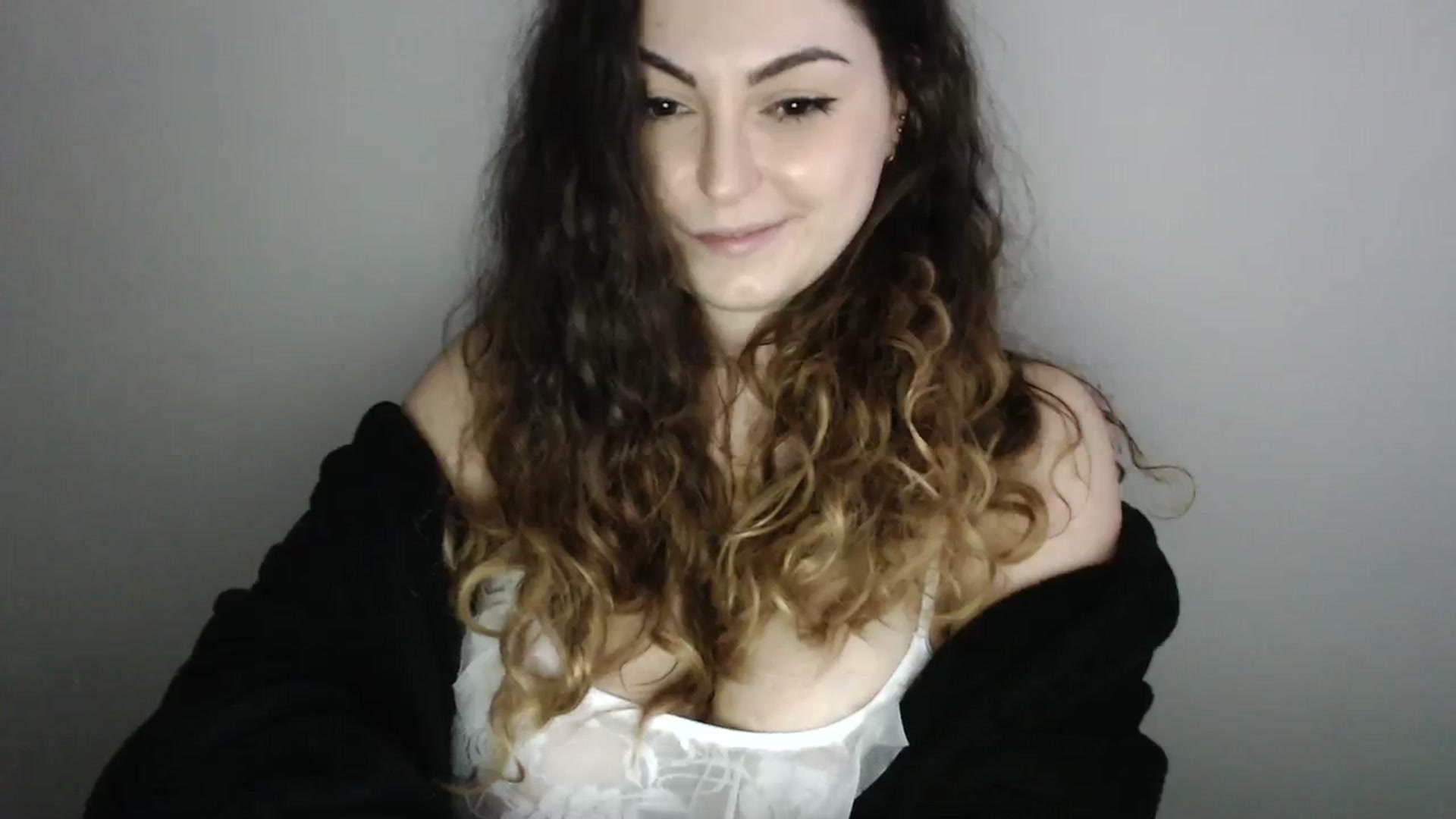Gallery image thumbnail from Deeleecious94's myfreecams stream on, 12/10/2023, 13:26 image 16 of 20