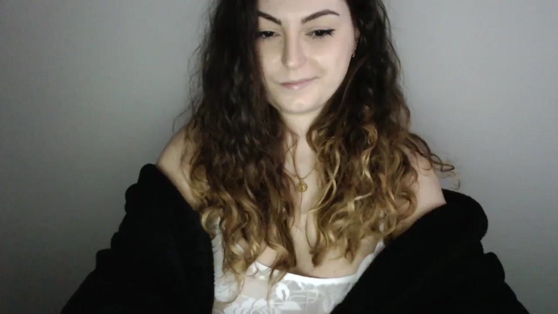 Gallery image thumbnail from Deeleecious94's myfreecams stream on, 12/10/2023, 13:26 image 14 of 20