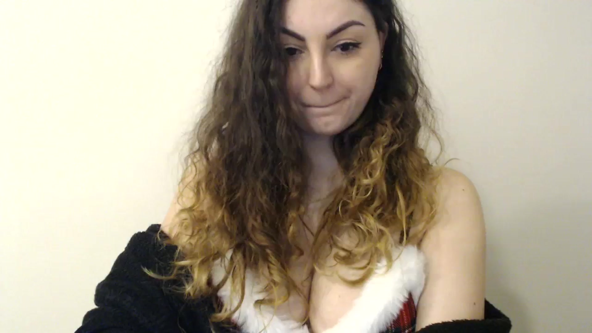Gallery image thumbnail from Deeleecious94's myfreecams stream on, 12/11/2023, 07:59 image 12 of 20