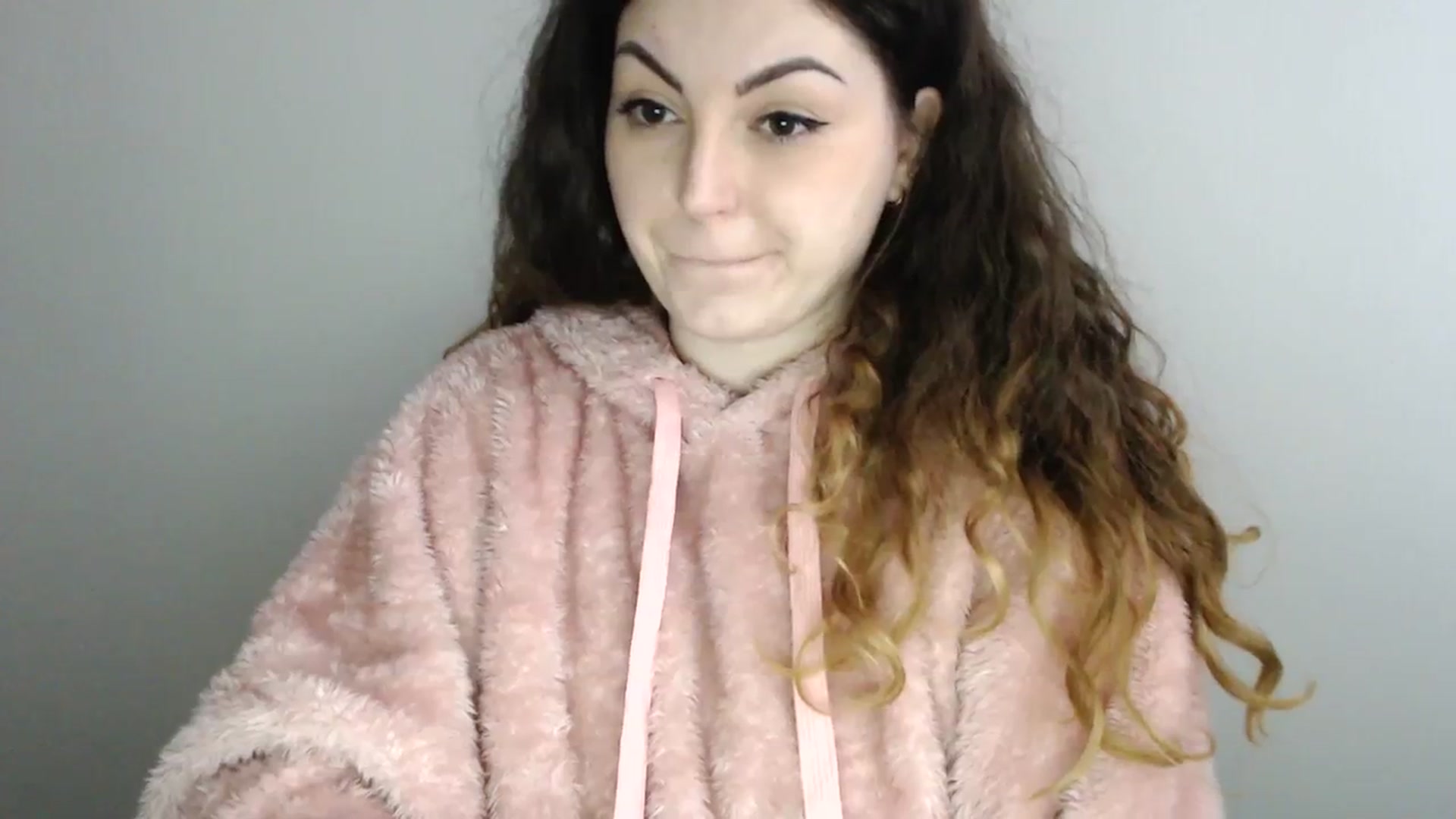 Gallery image thumbnail from Deeleecious94's myfreecams stream on, 12/11/2023, 09:26 image 2 of 20