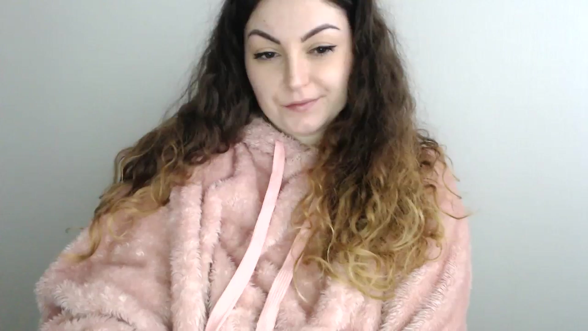 Gallery image thumbnail from Deeleecious94's myfreecams stream on, 12/11/2023, 10:00 image 17 of 20