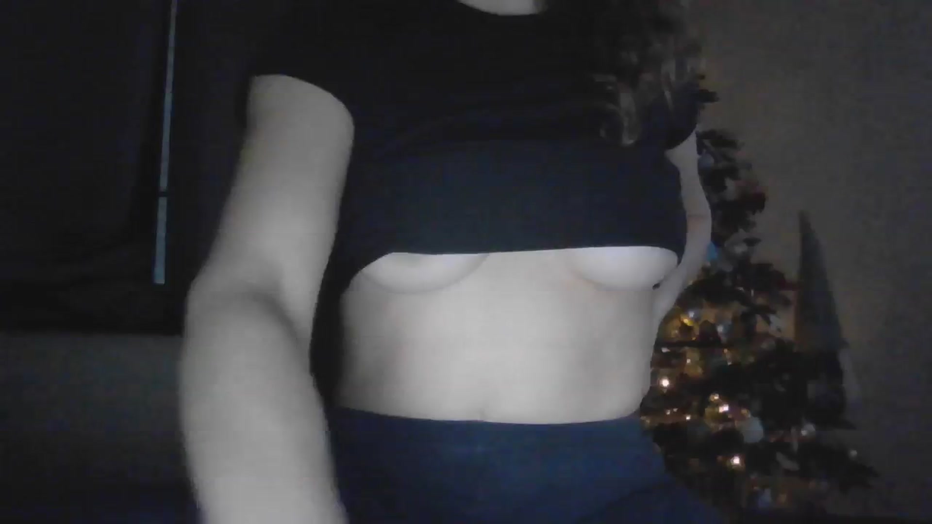 Gallery image thumbnail from Deeleecious94's myfreecams stream on, 12/12/2023, 09:18 image 10 of 20