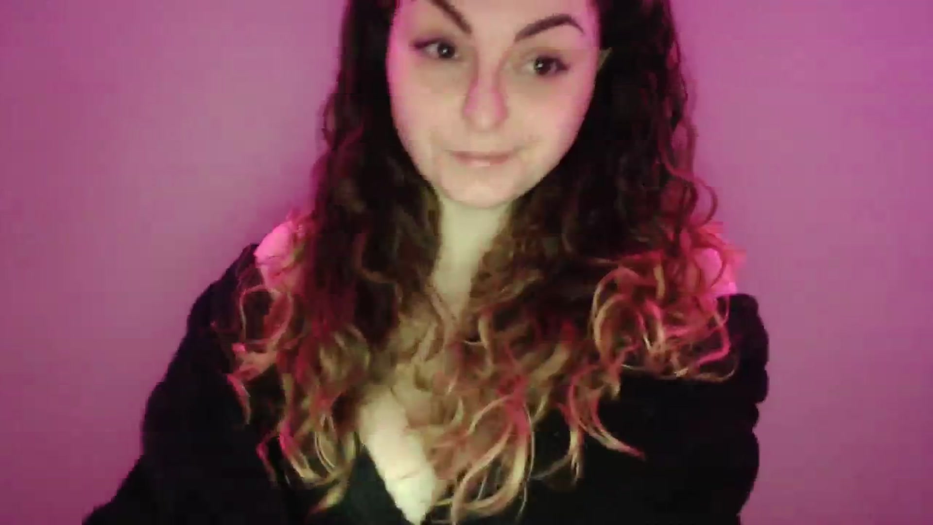 Gallery image thumbnail from Deeleecious94's myfreecams stream on, 01/22/2024, 08:02 image 2 of 20