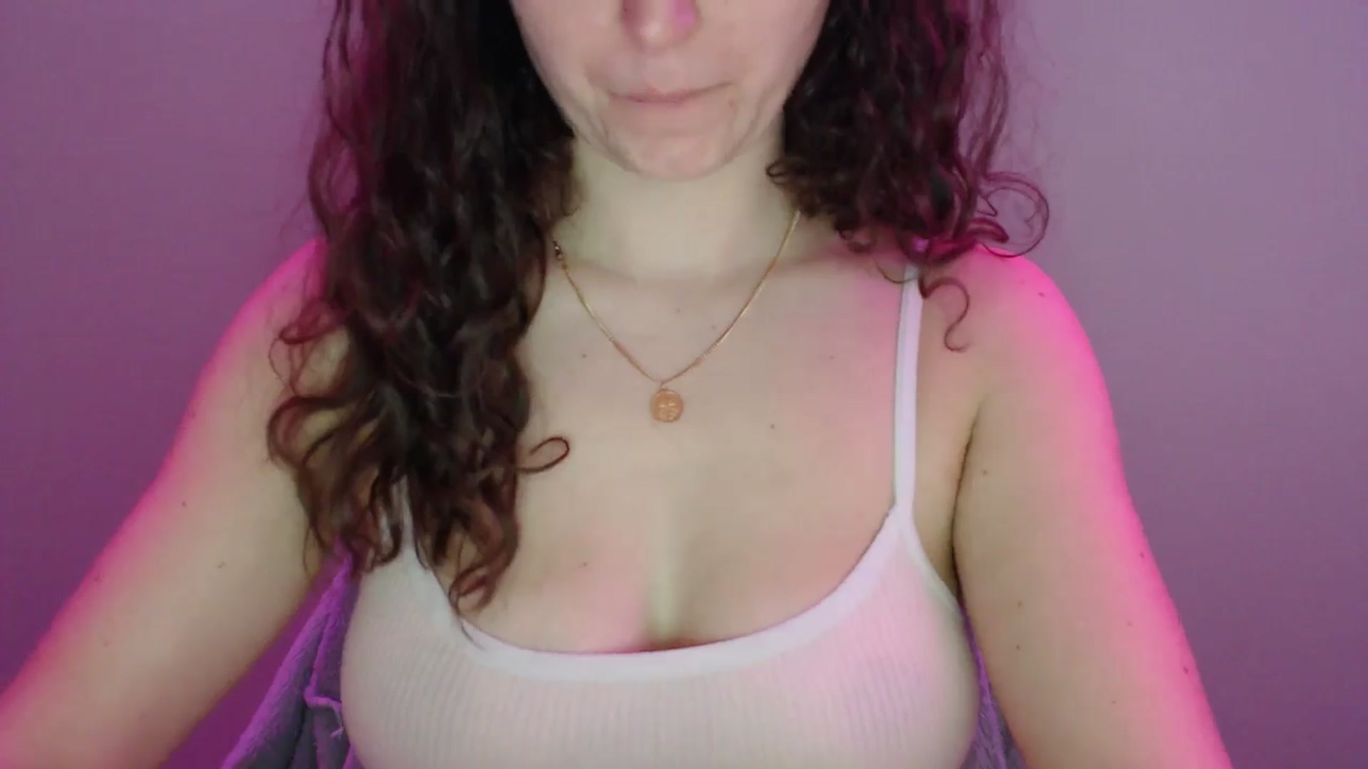 Gallery image thumbnail from Deeleecious94's myfreecams stream on, 11/25/2024, 09:49 image 3 of 20