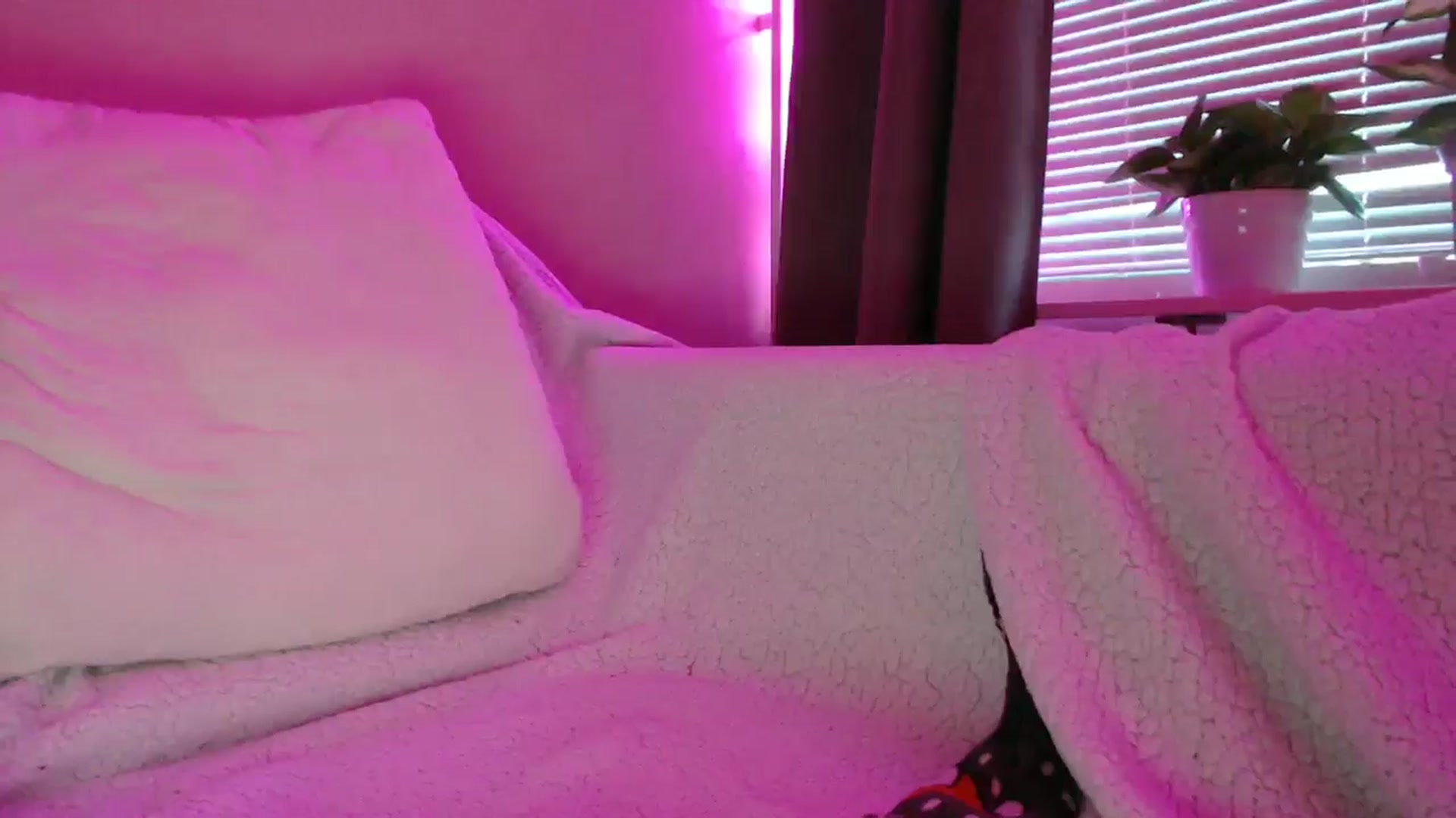 Gallery image thumbnail from Deeleecious94's myfreecams stream on, 11/26/2024, 08:14 image 9 of 20