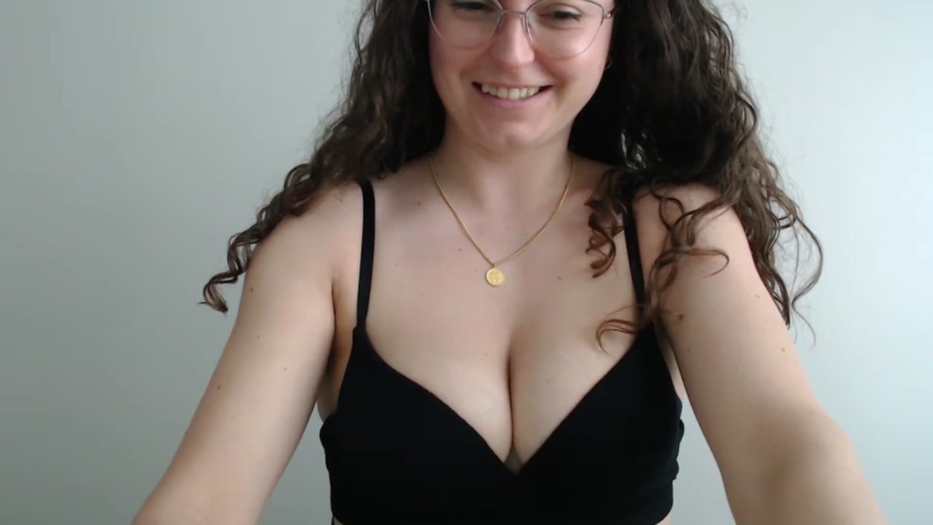 Gallery image thumbnail from Deeleecious94's myfreecams stream on, 05/26/2025, 08:52 image 8 of 20
