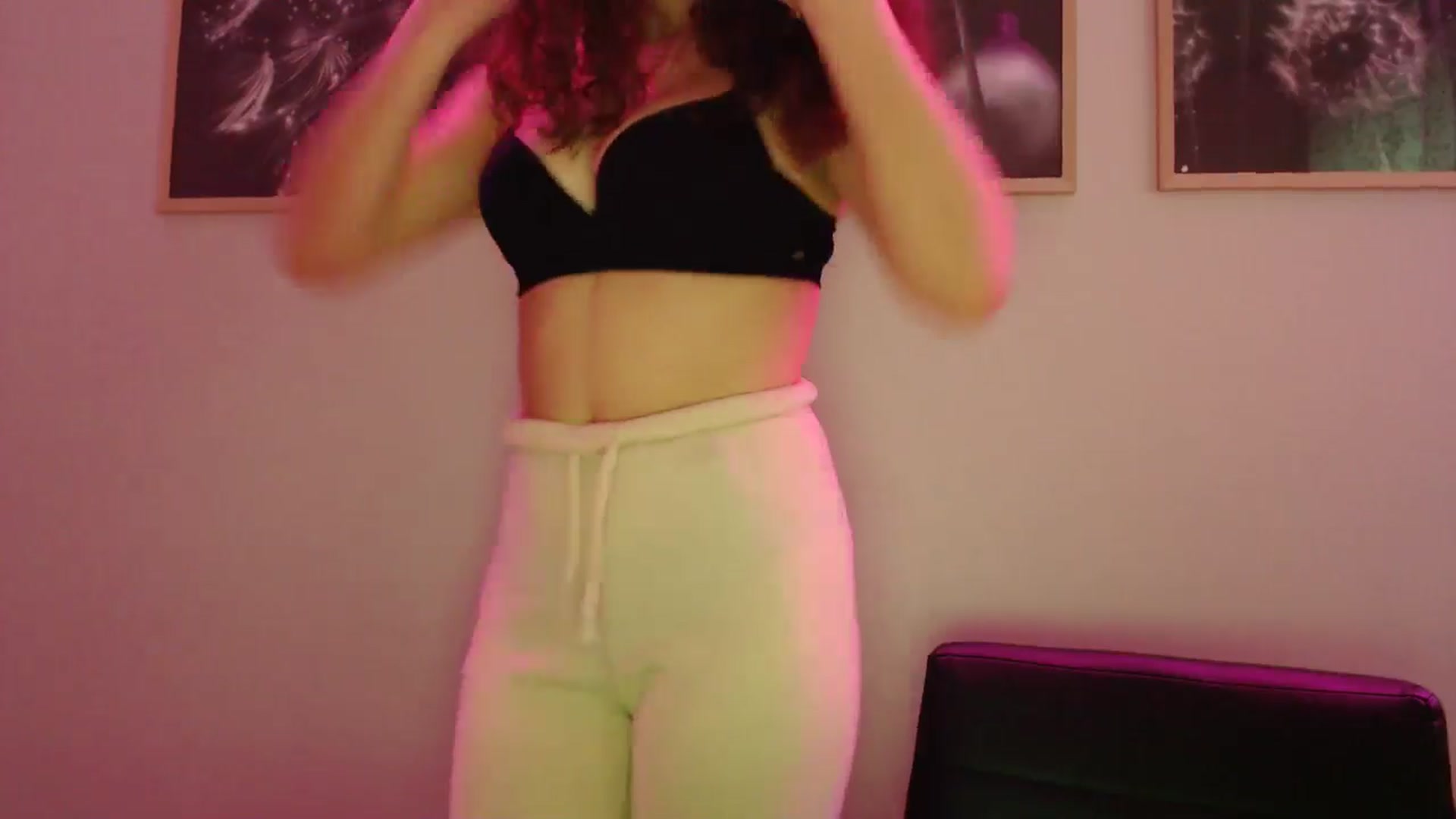Gallery image thumbnail from Deeleecious94's myfreecams stream on, 01/20/2026, 09:08 image 10 of 20