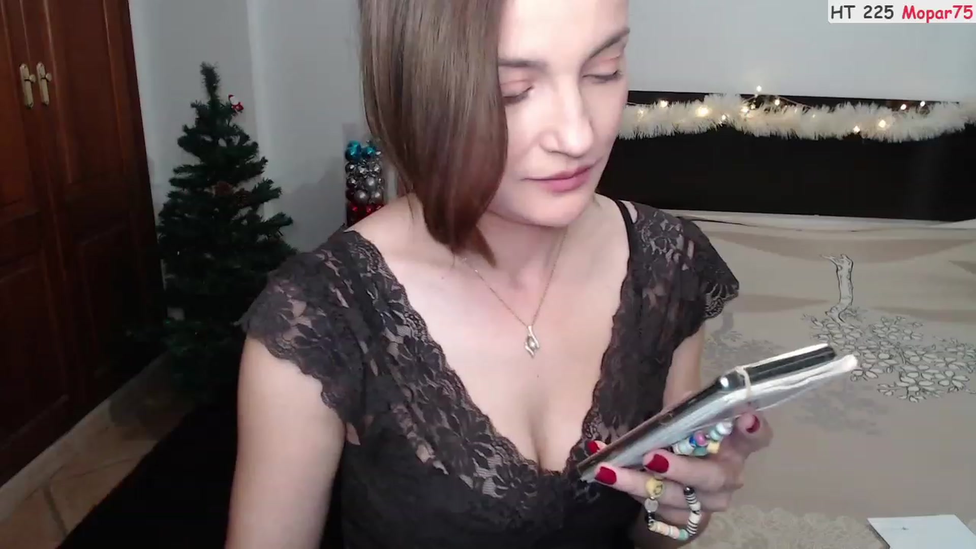 Gallery image thumbnail from Deeleerious's myfreecams stream on, 12/04/2022, 24:12 image 10 of 20