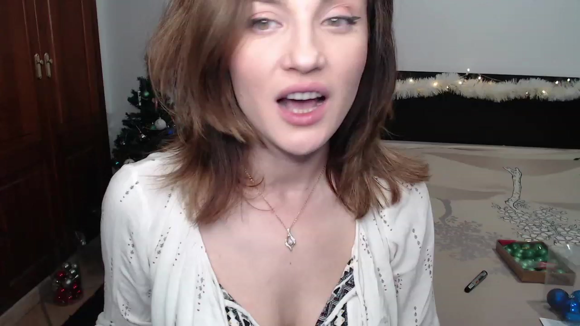 Gallery image thumbnail from Deeleerious's myfreecams stream on, 12/10/2022, 01:39 image 6 of 20
