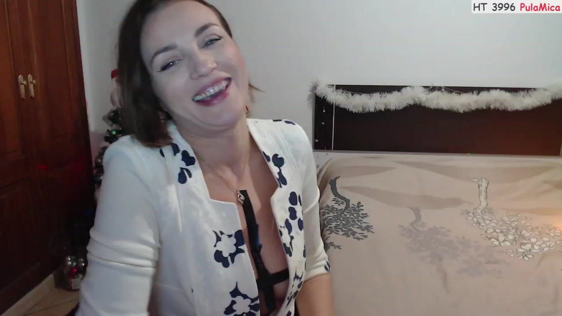 Gallery image thumbnail from Deeleerious's myfreecams stream on, 12/11/2022, 01:58 image 8 of 20