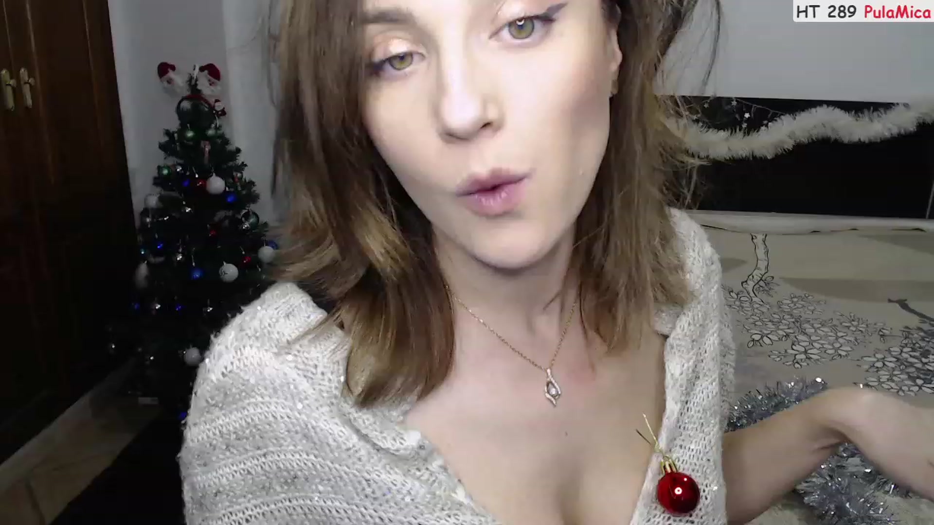 Gallery image thumbnail from Deeleerious's myfreecams stream on, 12/17/2022, 24:17 image 7 of 20