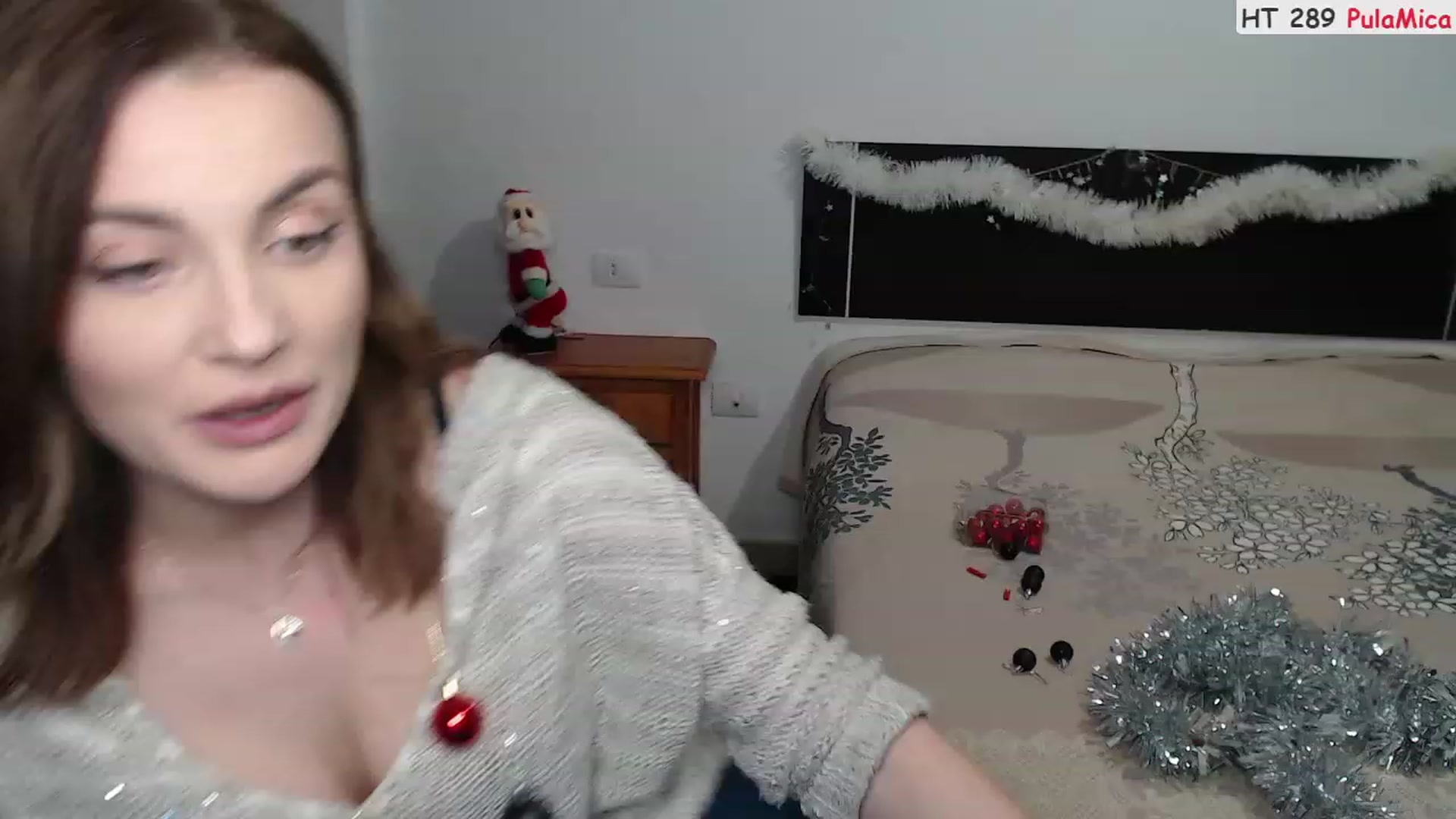 Gallery image thumbnail from Deeleerious's myfreecams stream on, 12/17/2022, 24:17 image 10 of 20