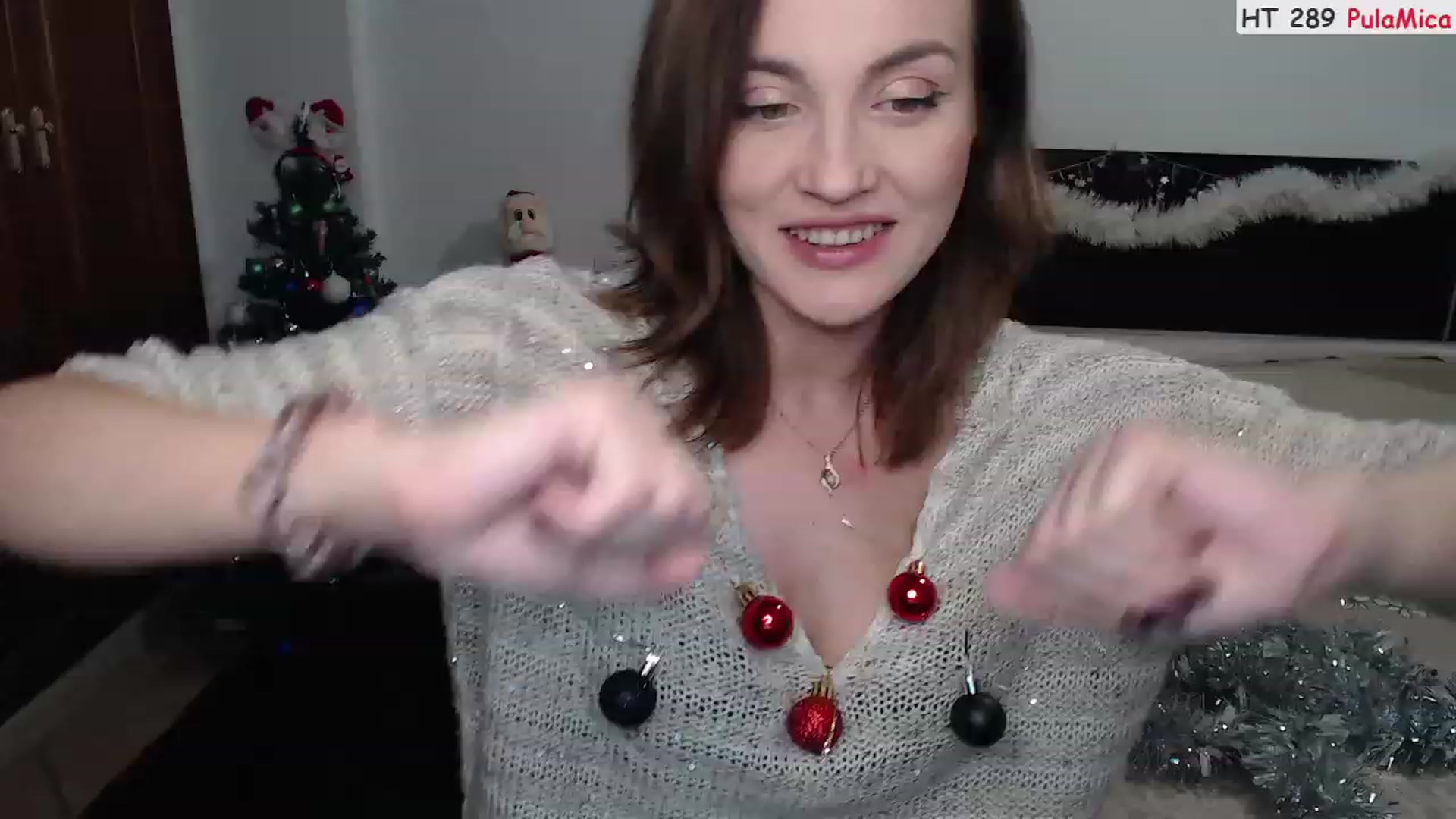 Gallery image thumbnail from Deeleerious's myfreecams stream on, 12/17/2022, 24:17 image 11 of 20