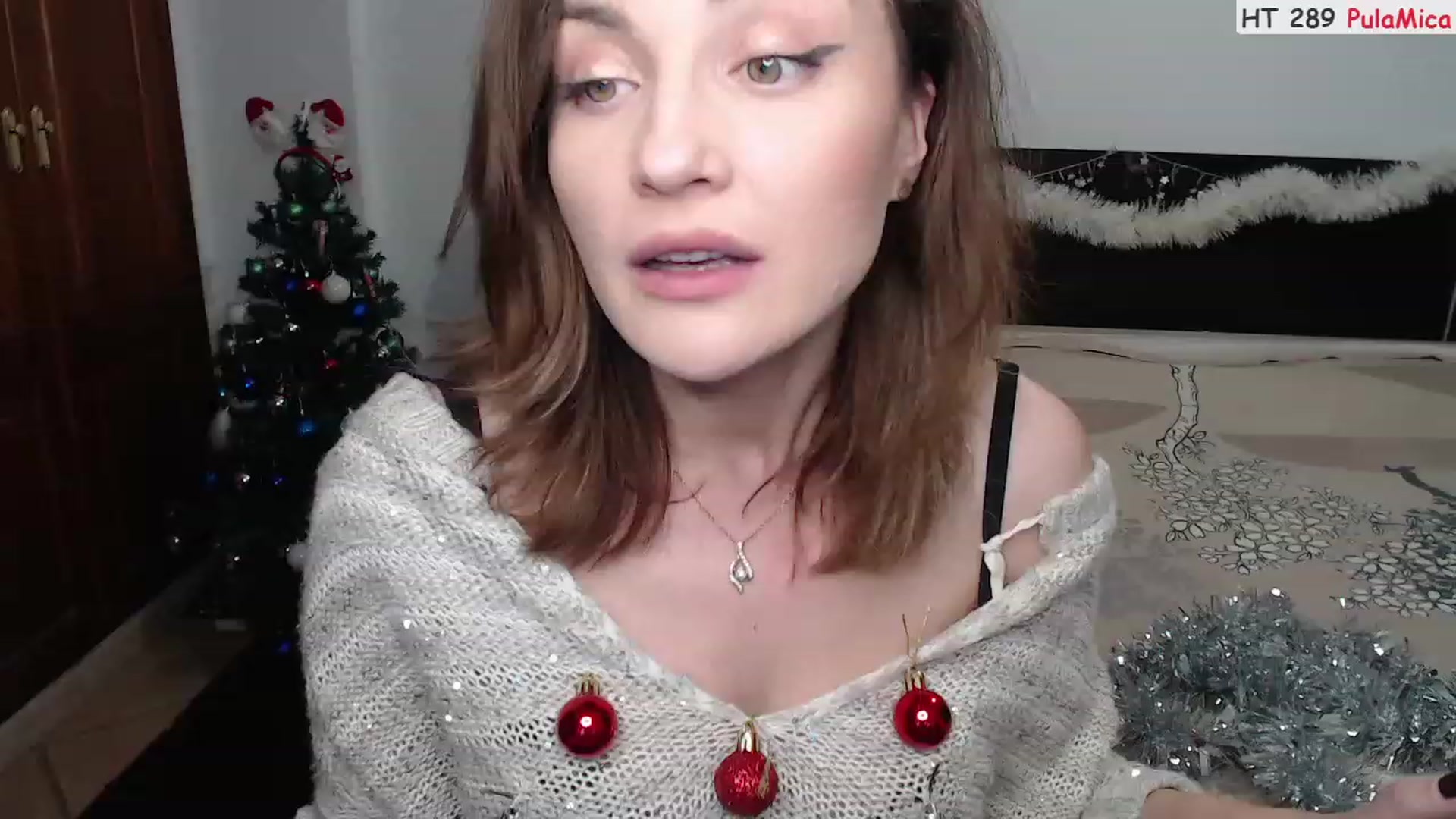 Gallery image thumbnail from Deeleerious's myfreecams stream on, 12/17/2022, 24:17 image 2 of 20