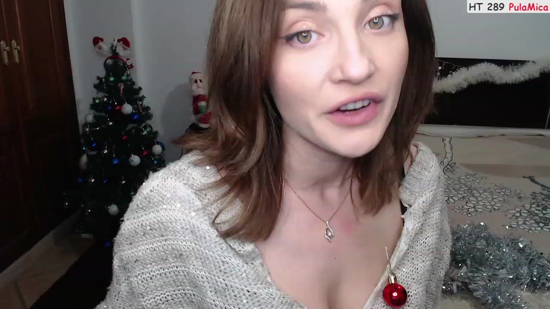 Gallery image thumbnail from Deeleerious's myfreecams stream on, 12/17/2022, 24:17 image 9 of 20
