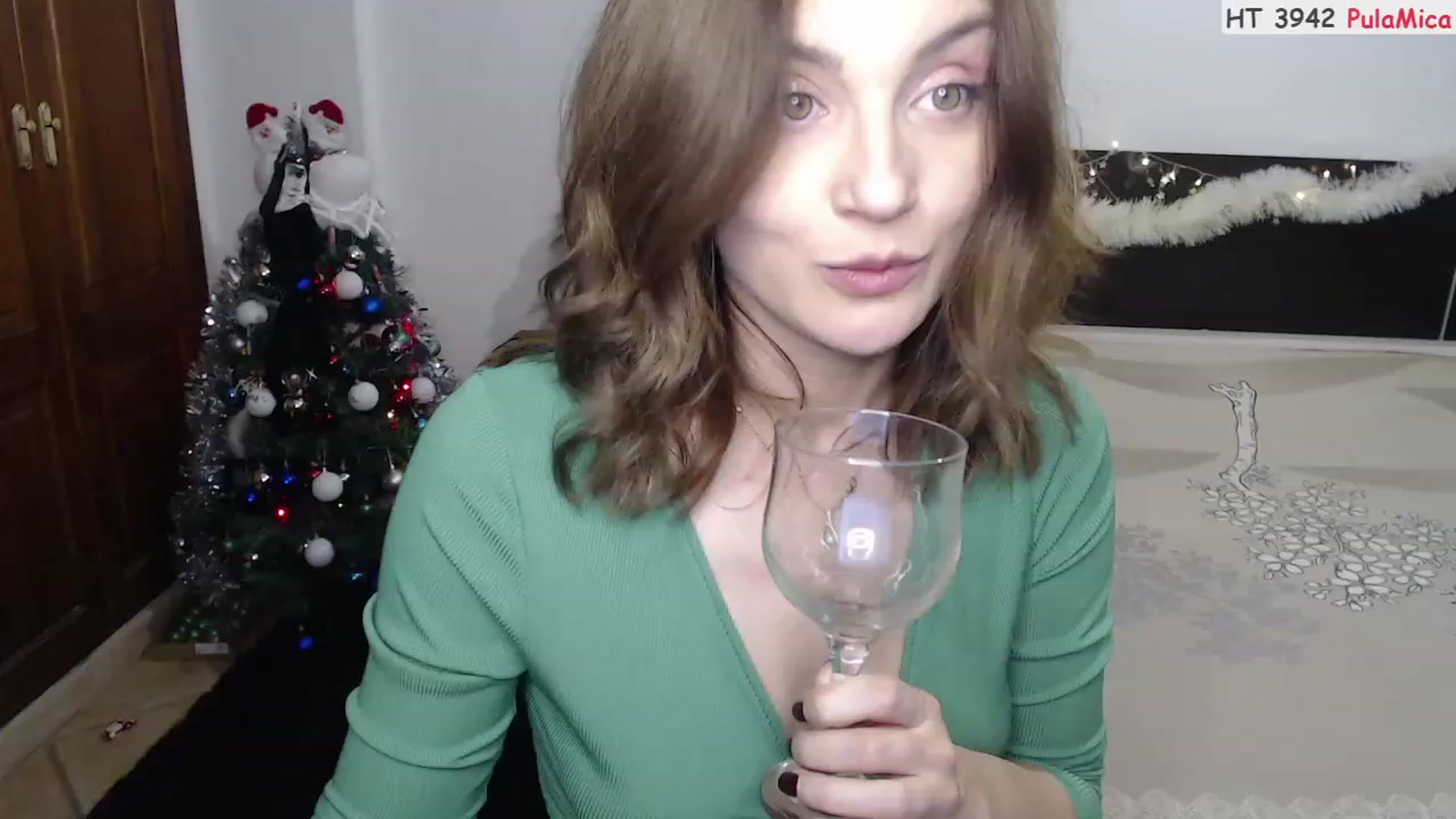 Gallery image thumbnail from Deeleerious's myfreecams stream on, 12/25/2022, 24:01 image 10 of 20