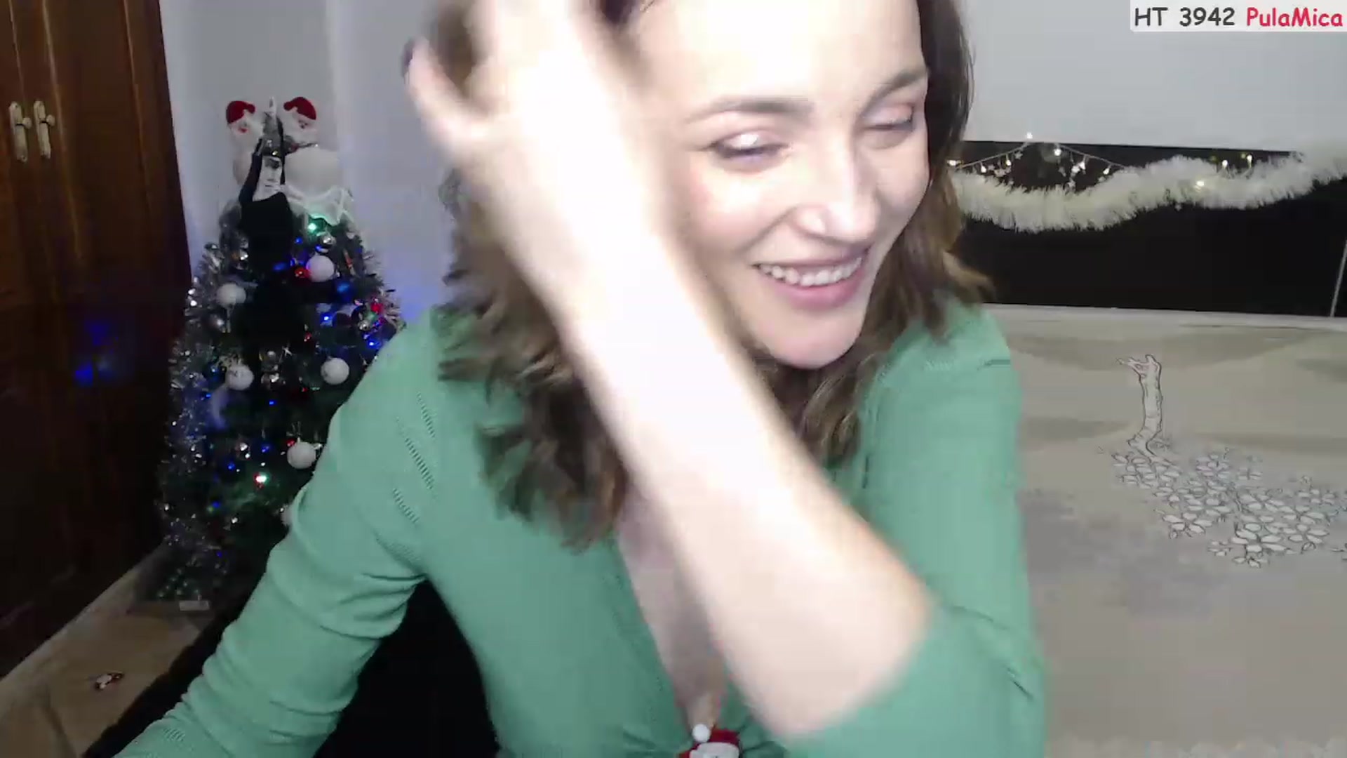 Gallery image thumbnail from Deeleerious's myfreecams stream on, 12/25/2022, 24:01 image 16 of 20
