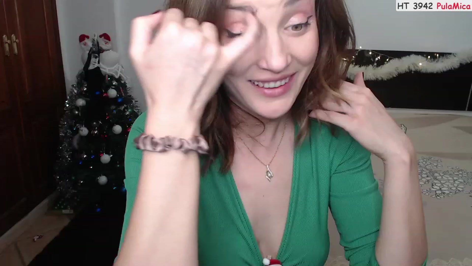 Gallery image thumbnail from Deeleerious's myfreecams stream on, 12/25/2022, 24:01 image 14 of 20