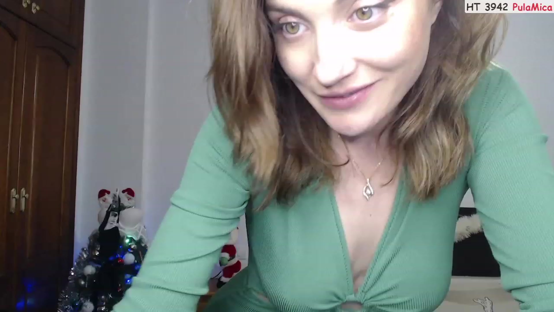 Gallery image thumbnail from Deeleerious's myfreecams stream on, 12/25/2022, 02:42 image 18 of 20