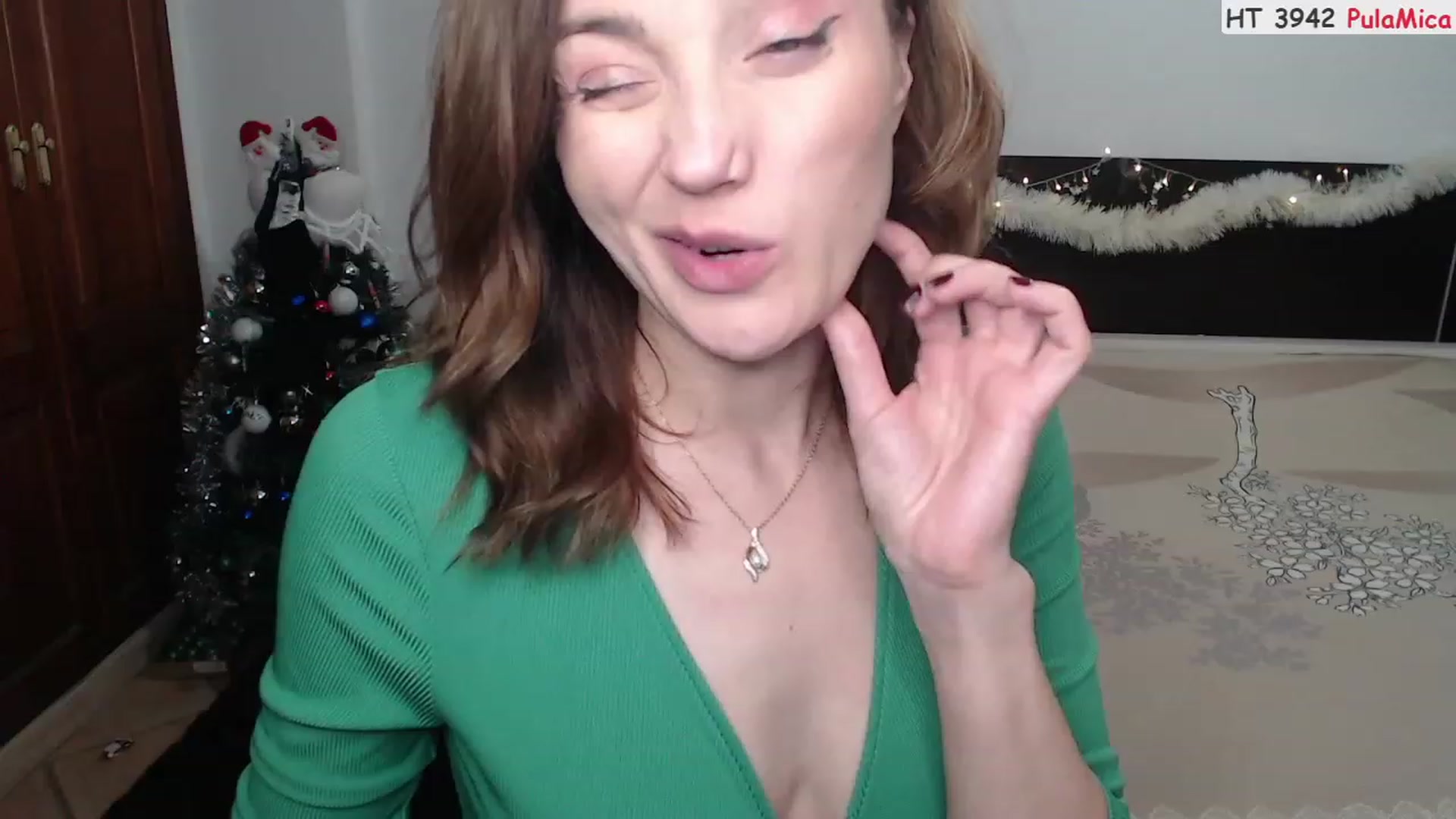 Gallery image thumbnail from Deeleerious's myfreecams stream on, 12/25/2022, 02:42 image 10 of 20